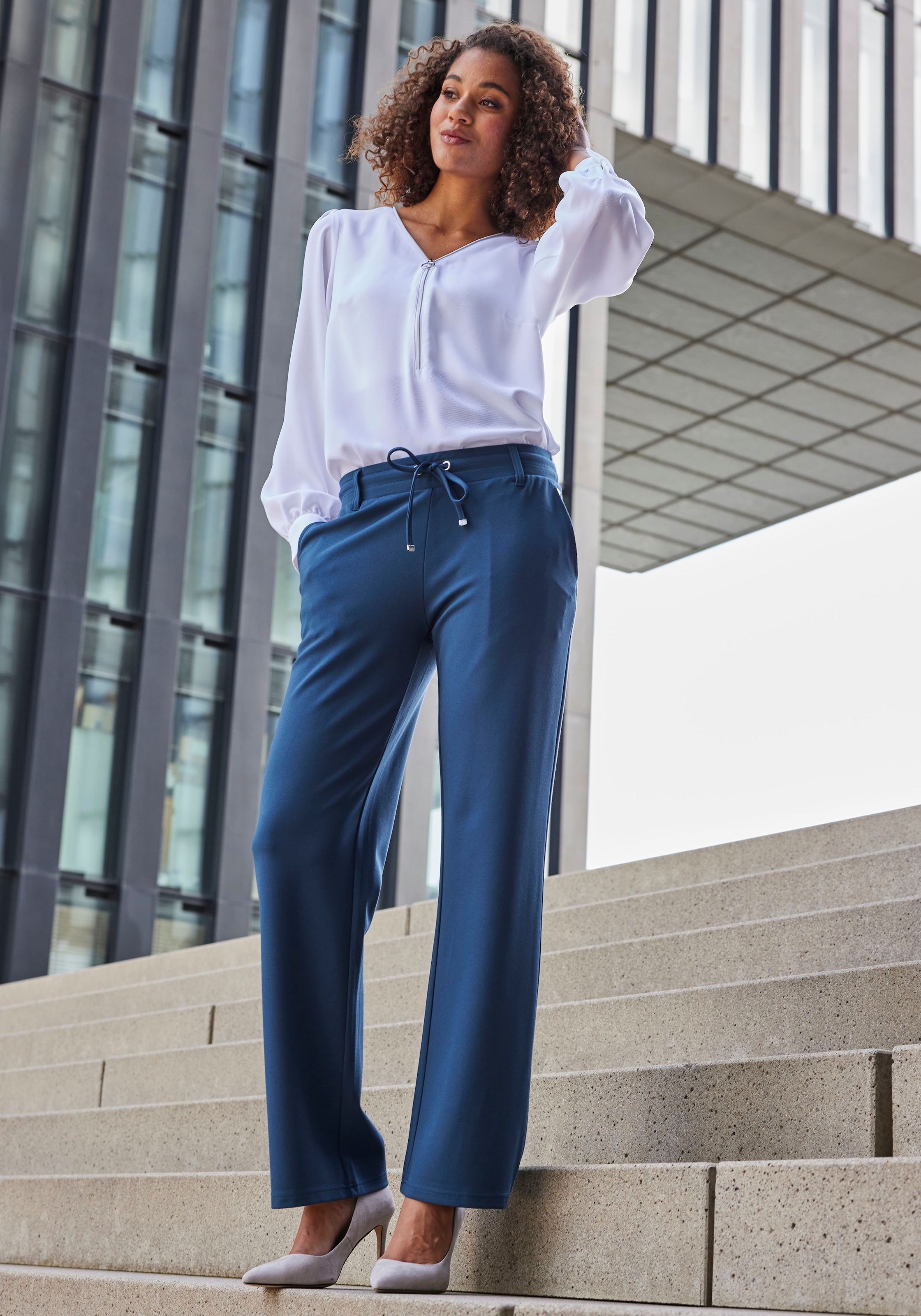 LASCANA Homewearhose, in weich fliessendem Material, Loungewear