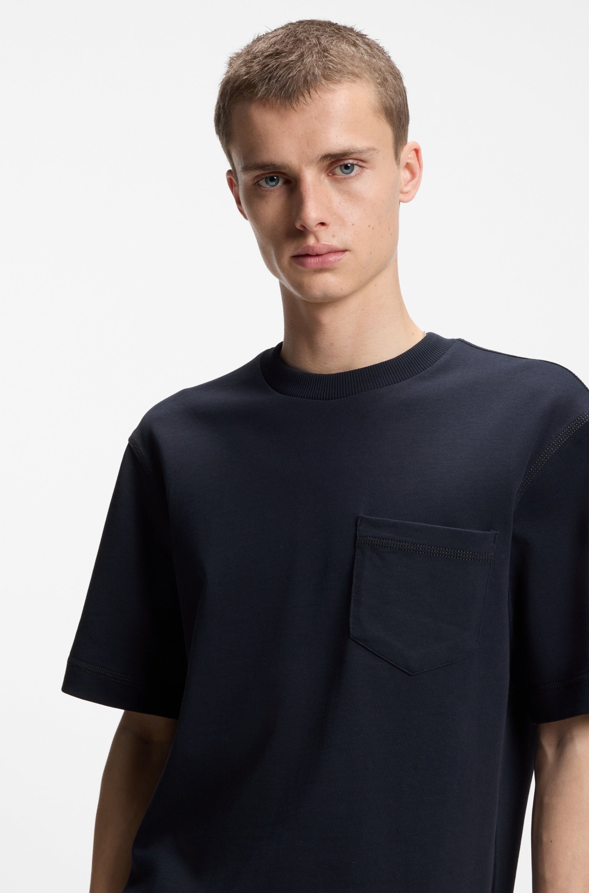 HUGO Blue T-Shirt »Nestite« mit aufgesetzter Brusttasche, Rundhalsform