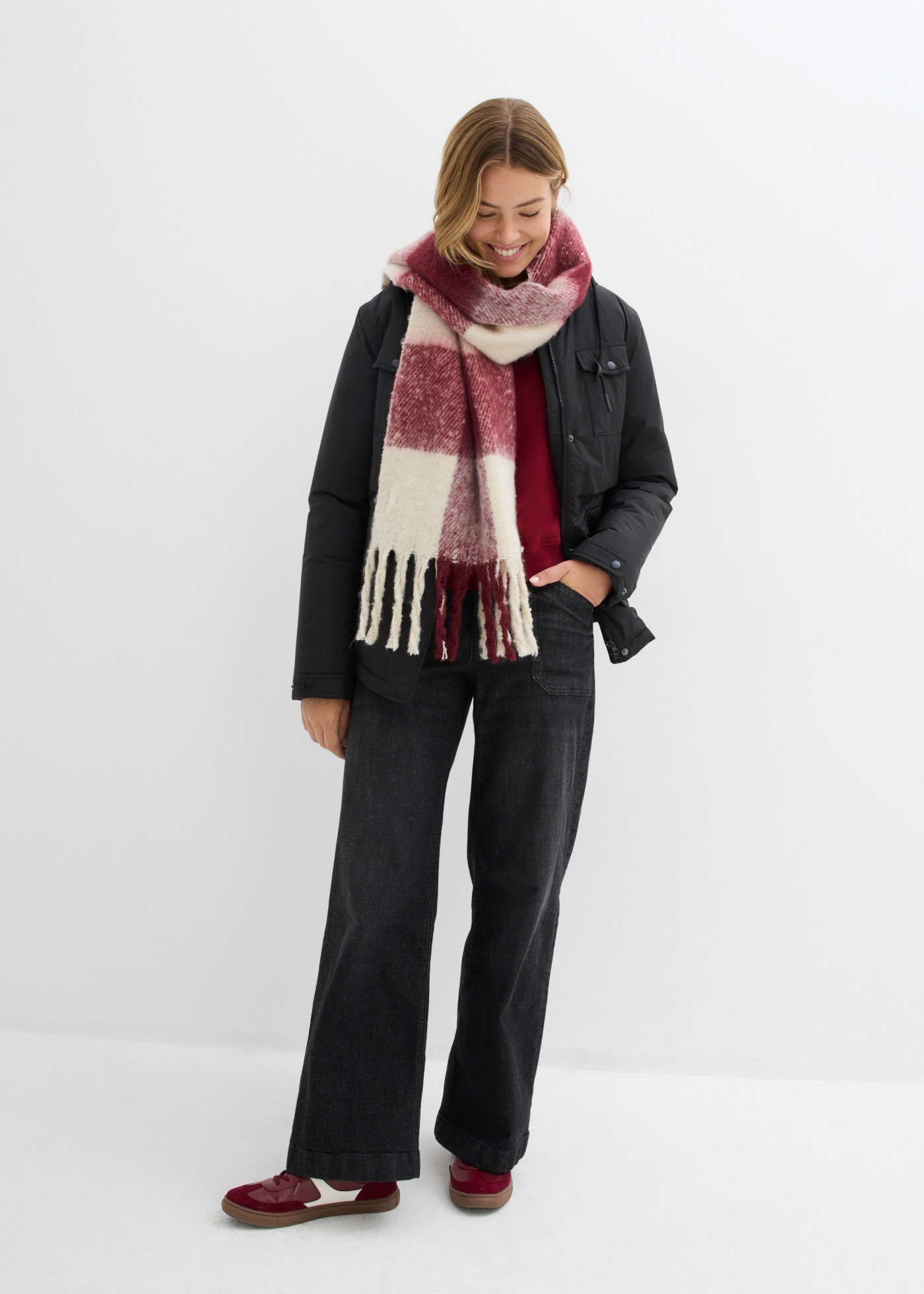 bonprix Funktionsjacke figurumspielende Passform, sportlicher Stil