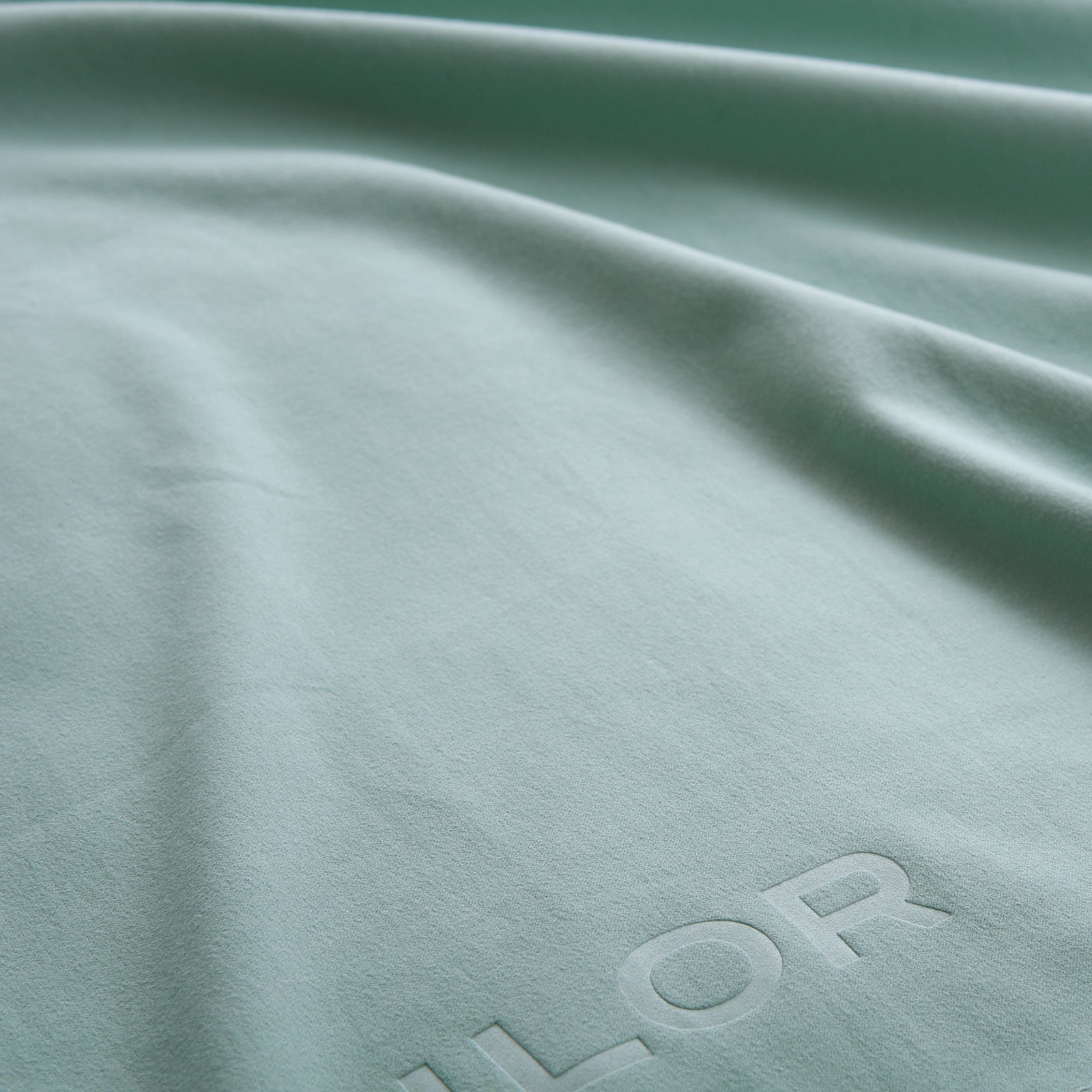 TOM TAILOR HOME Serviette de sport »Fitnesstuch COLOR BATH« logo embossé, microfibre, doux, séchage rapide
