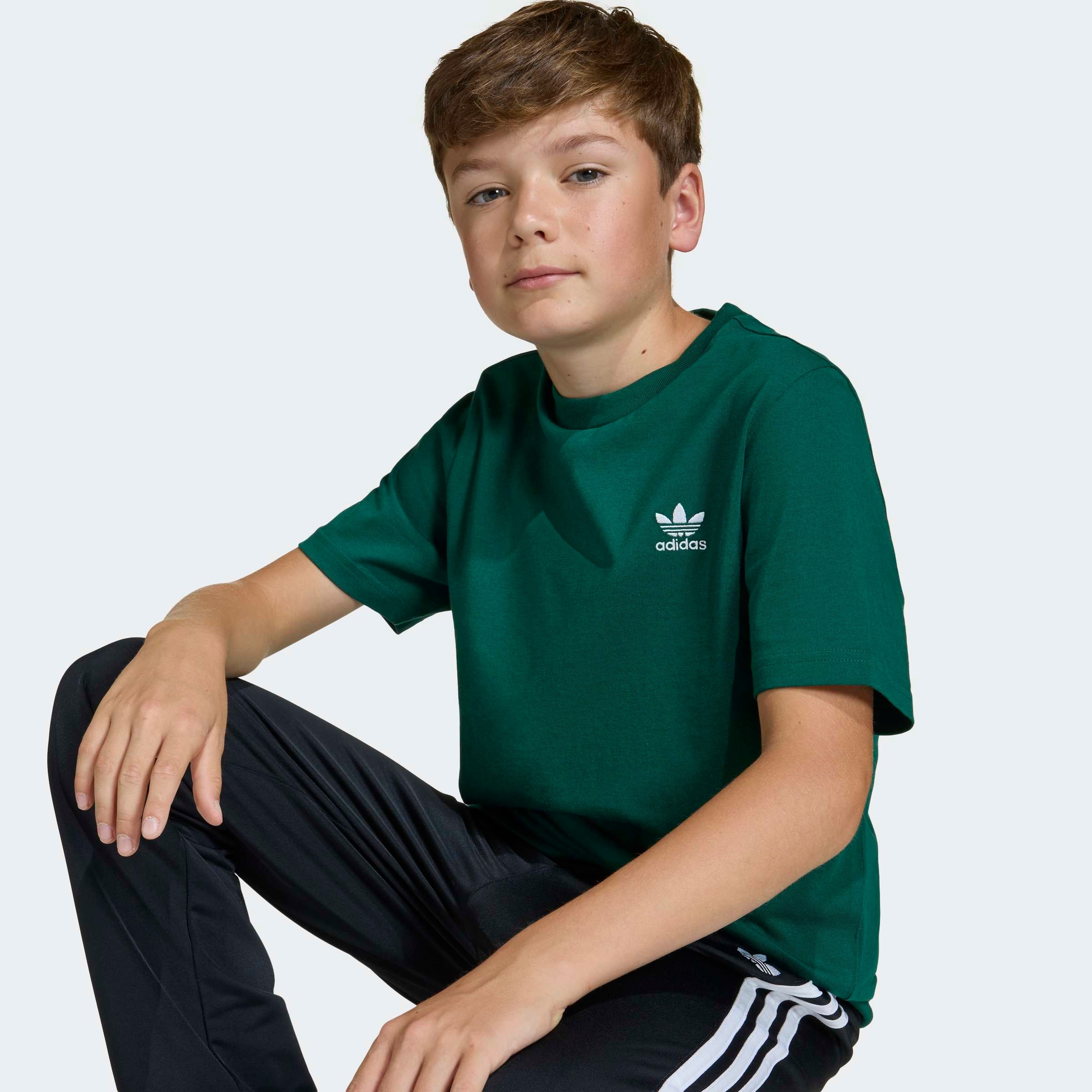 adidas Originals T-shirt »TEE« pour enfants et adolescents, avec détails côtelés, col rond