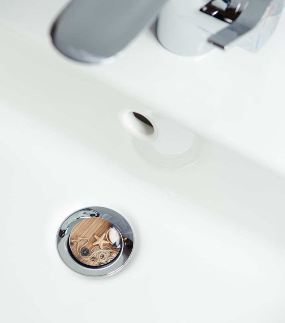 Sanilo Set d'accessoires de salle de bain »Maritime« bestehend aus WC-Sitz, Badteppich, Stöpsel, Seifenspender, WC-Bürste