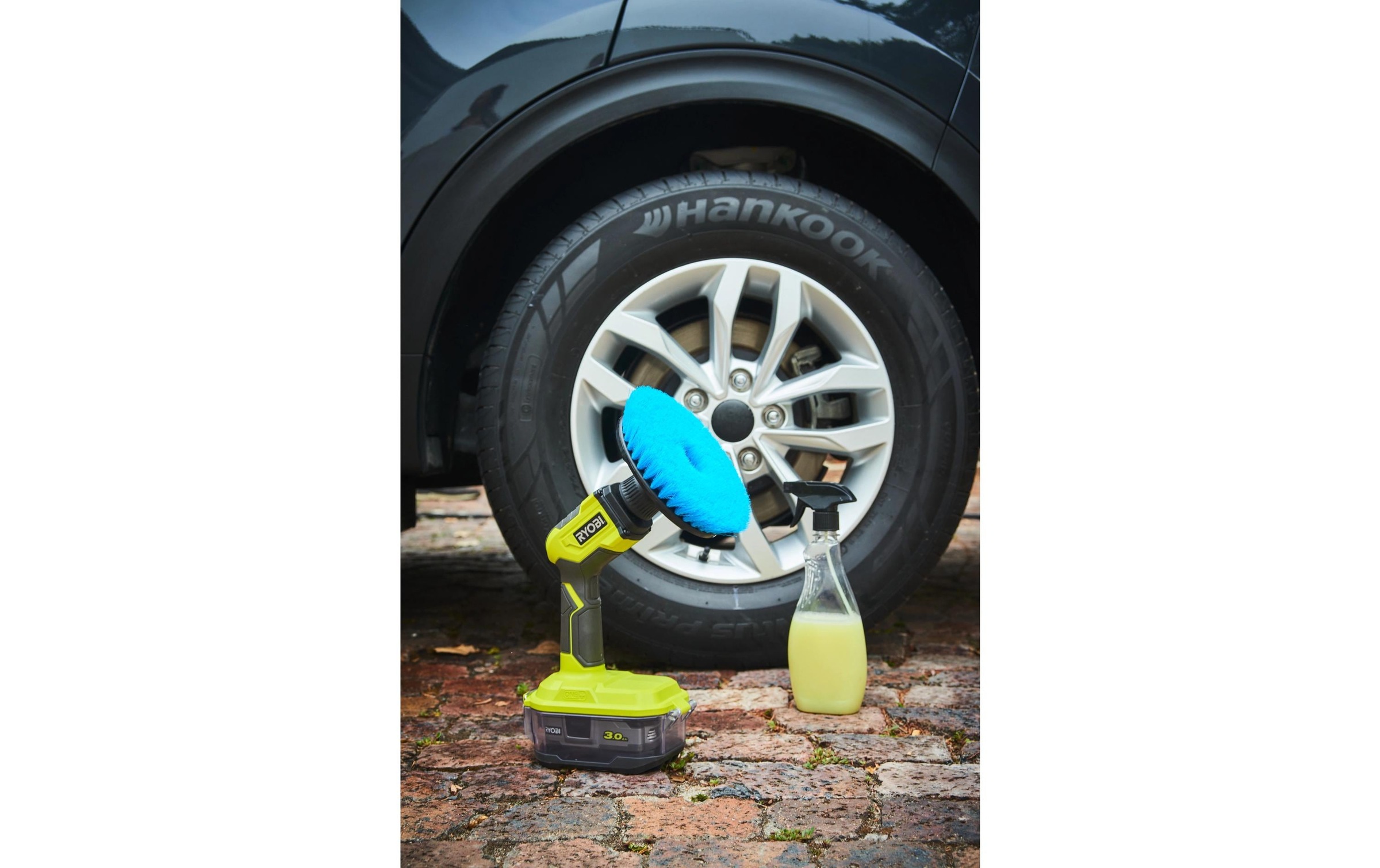 RYOBI Akku-Oberflächenbürste »RYOBI R18CPS-0« Kompakte rotierende Bürste für mühelose Reinigung