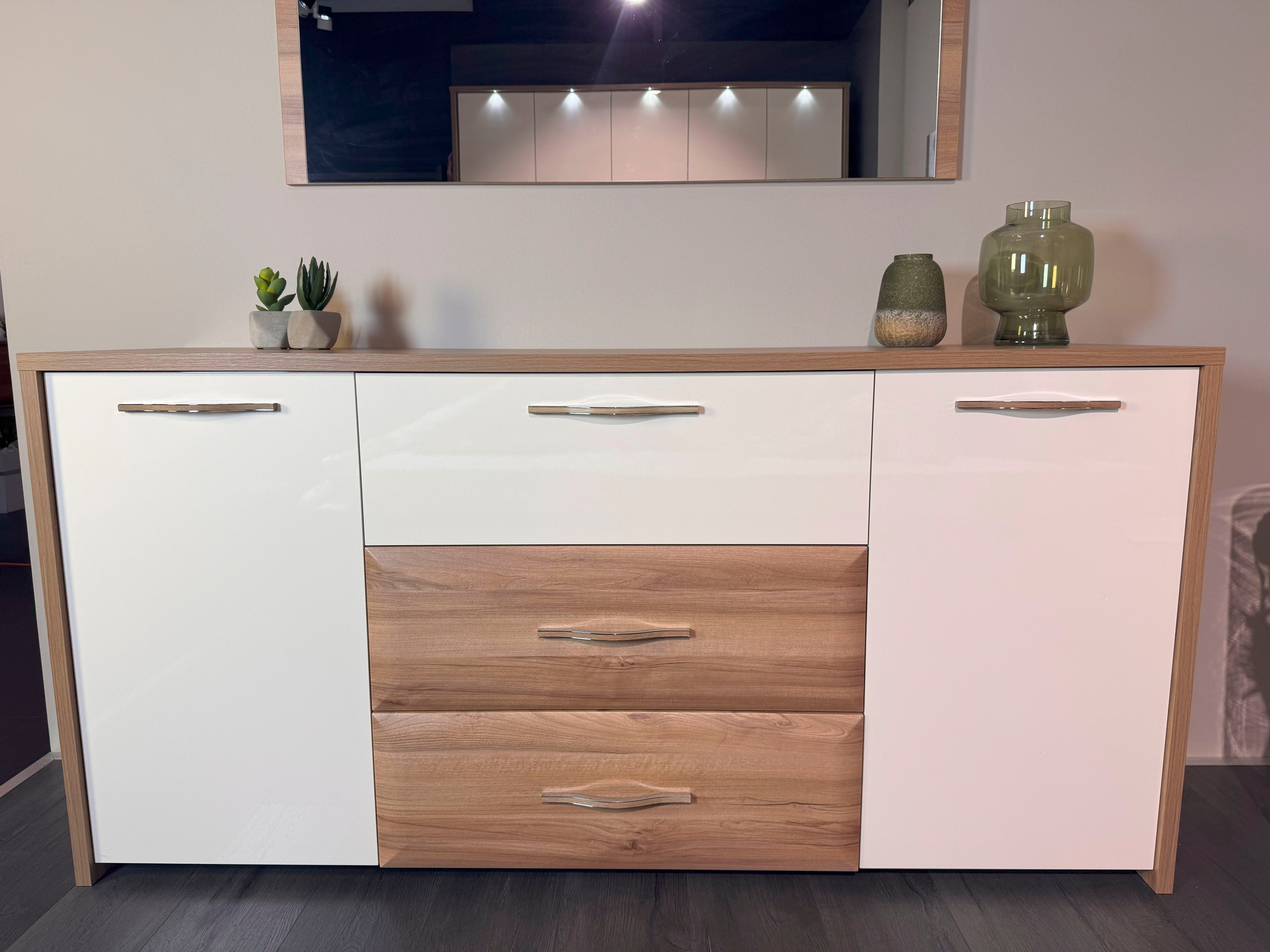 Image of GOODproduct Kommode "Gala, melaminbeschichtet und beige hochglänzend UV lackiert" Soft-Close Funktion, Masse: B/T/H 170/46/83cm, 2trg., mit 4 Schubladen, klassische Rahmenoptik, FSC-zertifiziert
