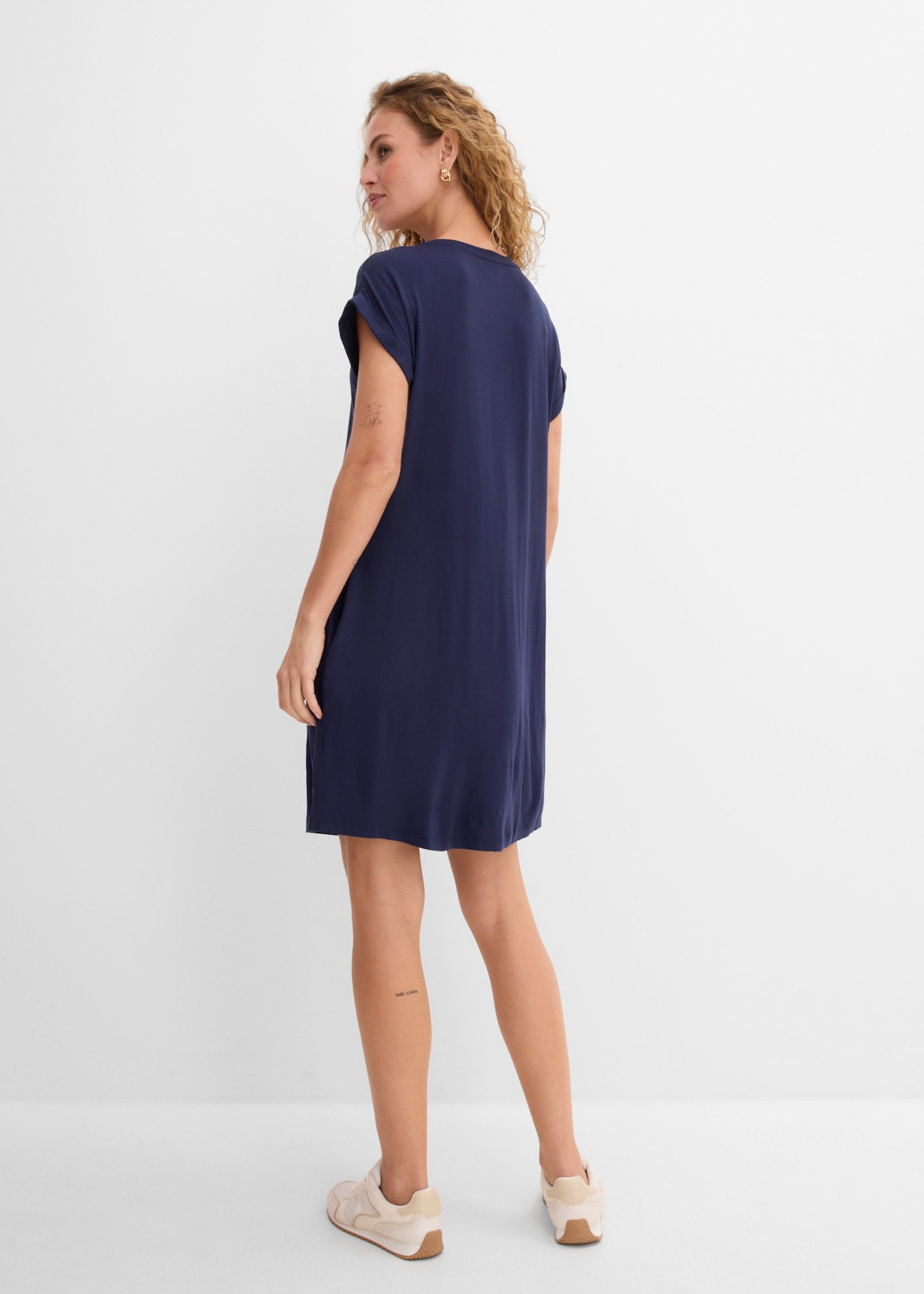 bonprix Robe en jersey coupe ample, en viscose et élasthanne, col rond