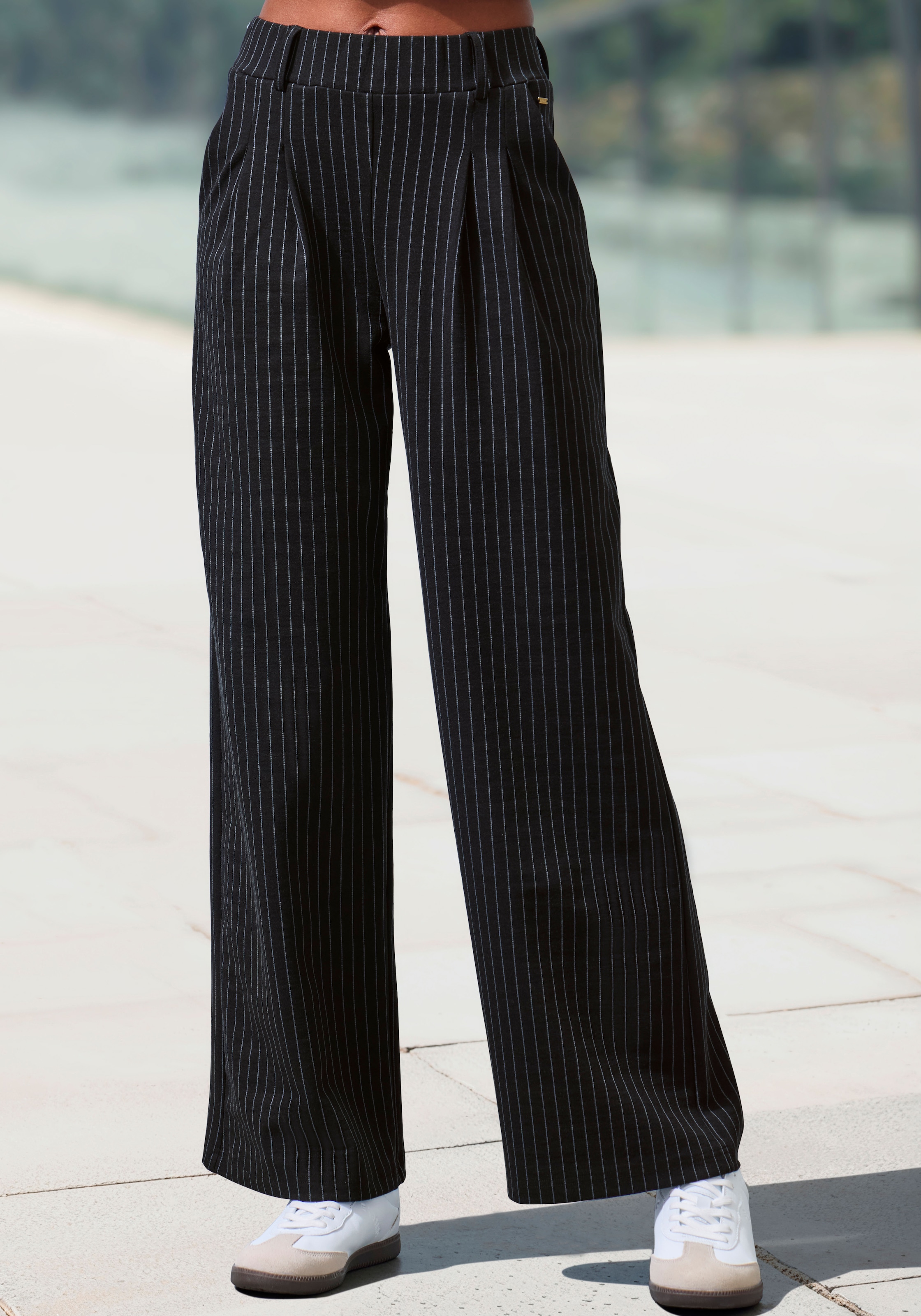 LASCANA Schlupfhose "extra Weit mit Bundfalten" mit Jacquard Strickmuster oder uni schwarz