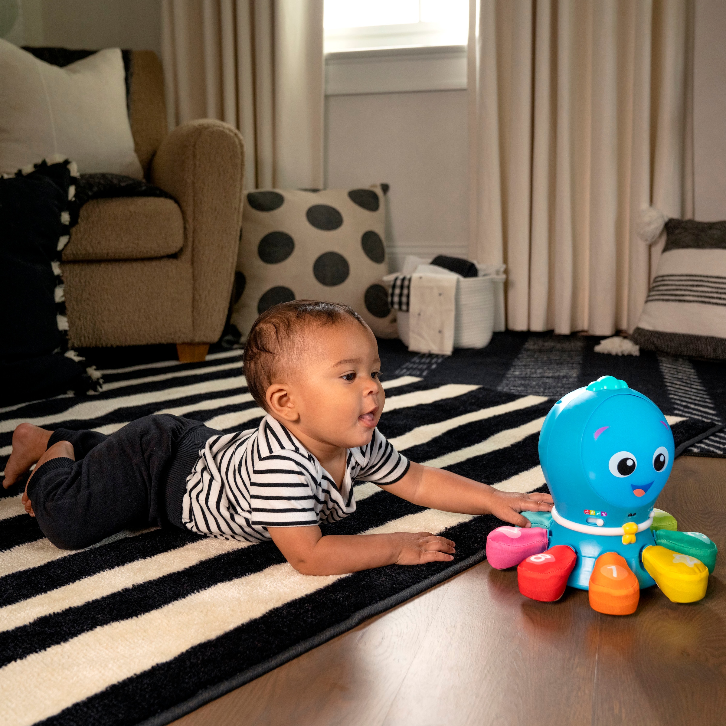 Baby Einstein Jouet de préhension »Go Opus Go™ 4-in-1 Crawl & Chase Pal« mit Sound