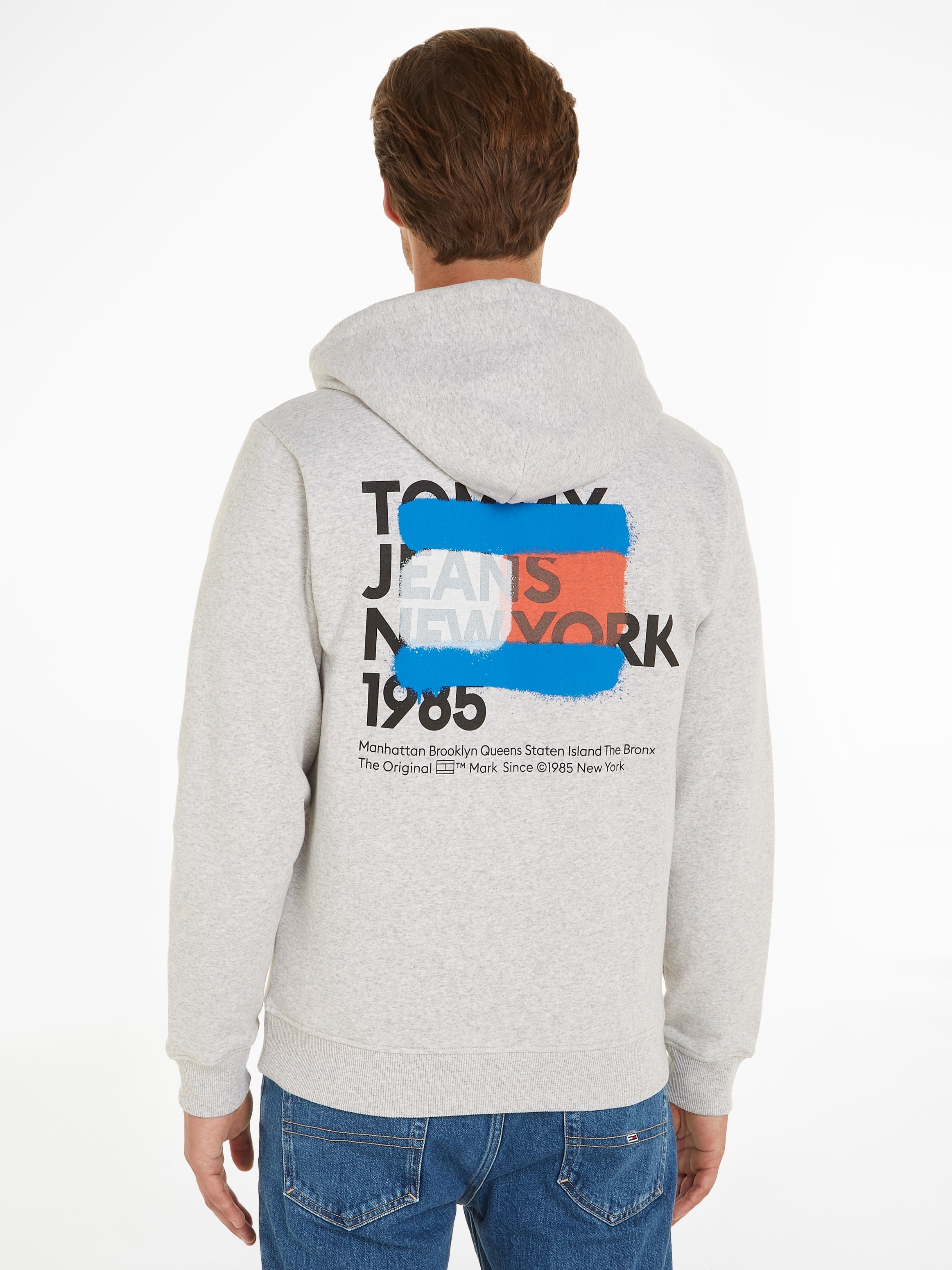 Tommy Jeans Sweatjacke »TJM REG GRAFFITI ZIP TRU«, beidseitig bedruckt mit modischem Print