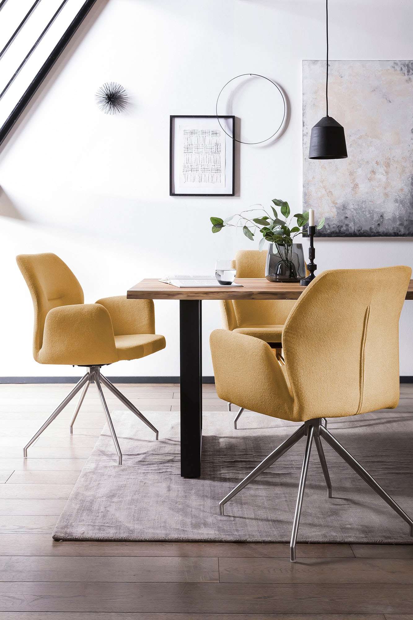 SalesFever Esszimmerstuhl »Taormina Armlehnstuhl mit silbernem Edelstahlgestell« () 1 Stk.Esszimmersessel, 180° Drehfunktion, Gestell aus rostfreiem Edelstahl