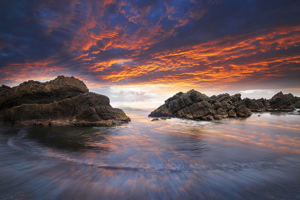 Image of Papermoon Fototapete »Felsen im Meer«, Vliestapete, hochwertiger Digitaldruck, inklusive Kleister bei Ackermann Versand Schweiz