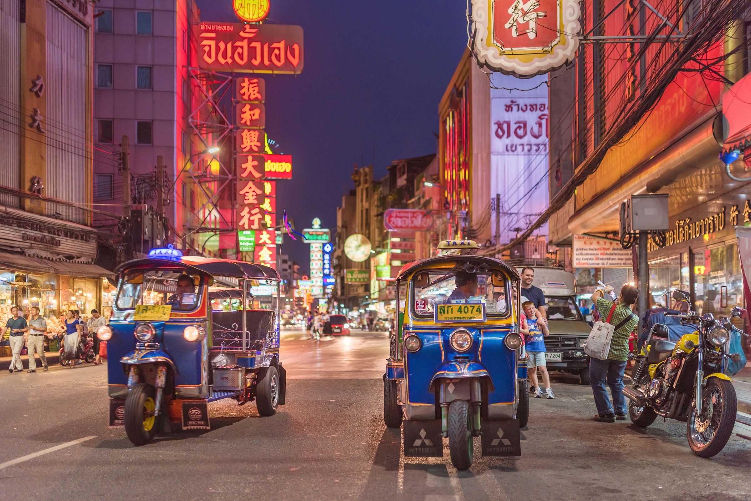 Image of Papermoon Fototapete "BANGKOK-TUK TAXI CHINATOWN"