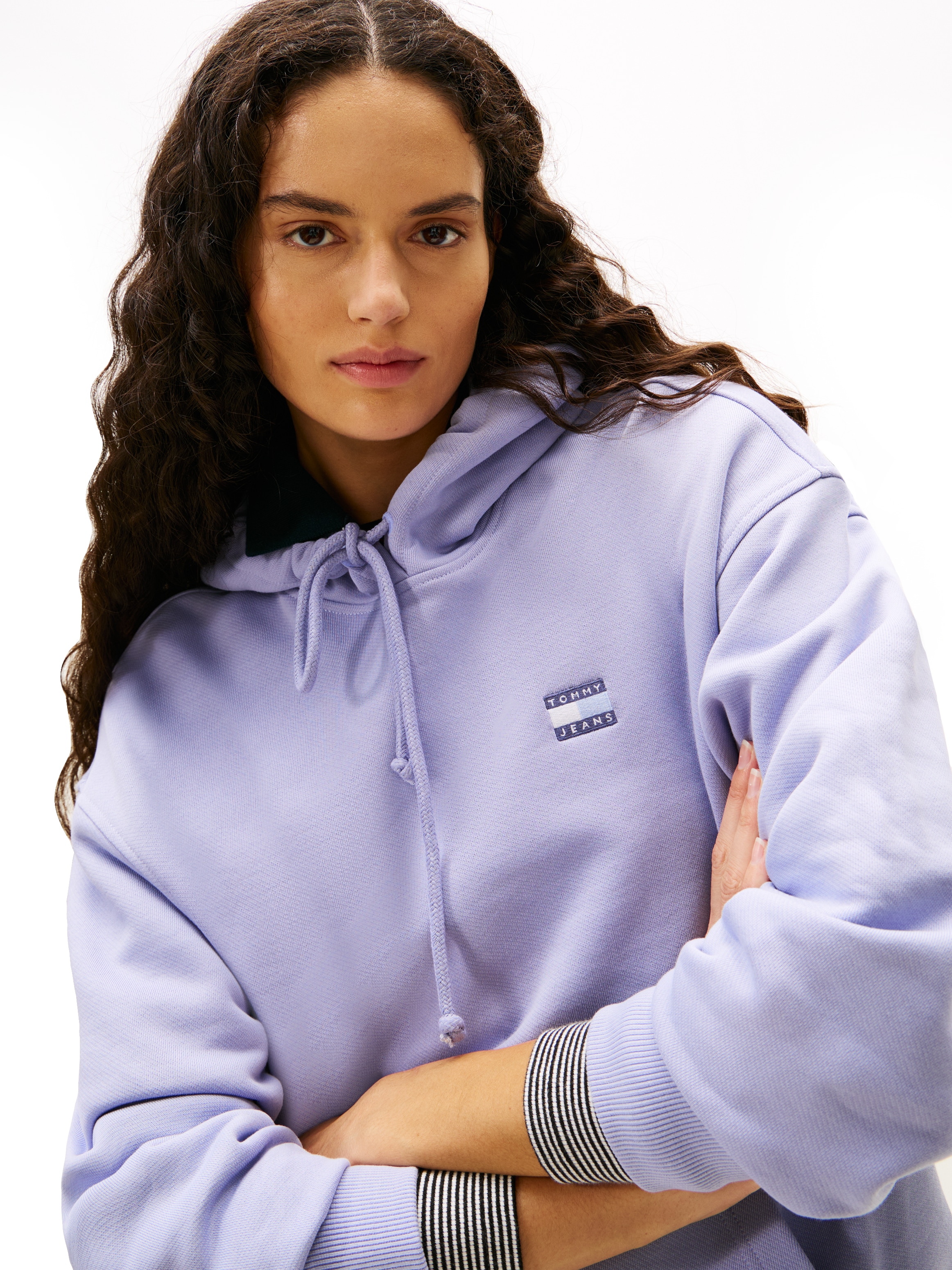 Tommy Jeans Hoodie »TJW BXY BADGE HOODIE EXT«, mit Logo-Badge
