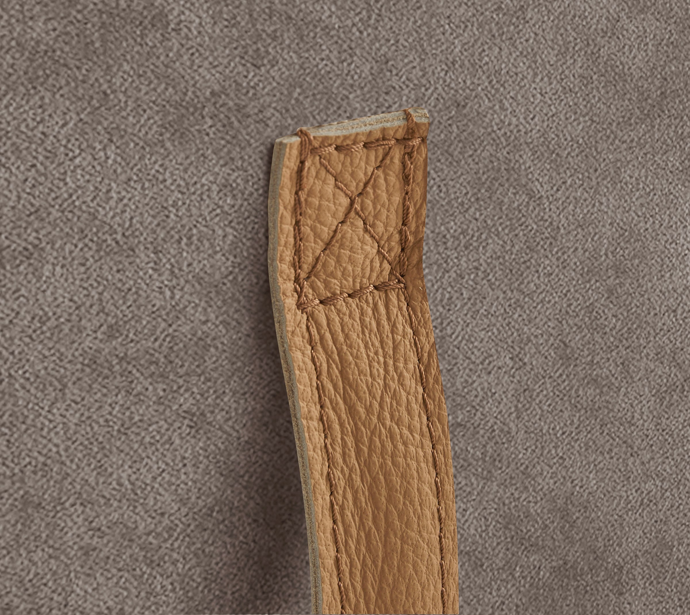 s.Oliver Sessel »Bennid, moderner Designsessel mit Lederriemen, softes Design« hochwertig, zum Wohlfühlen in Luxus-Microfaser/Struktur oder in Bouclé