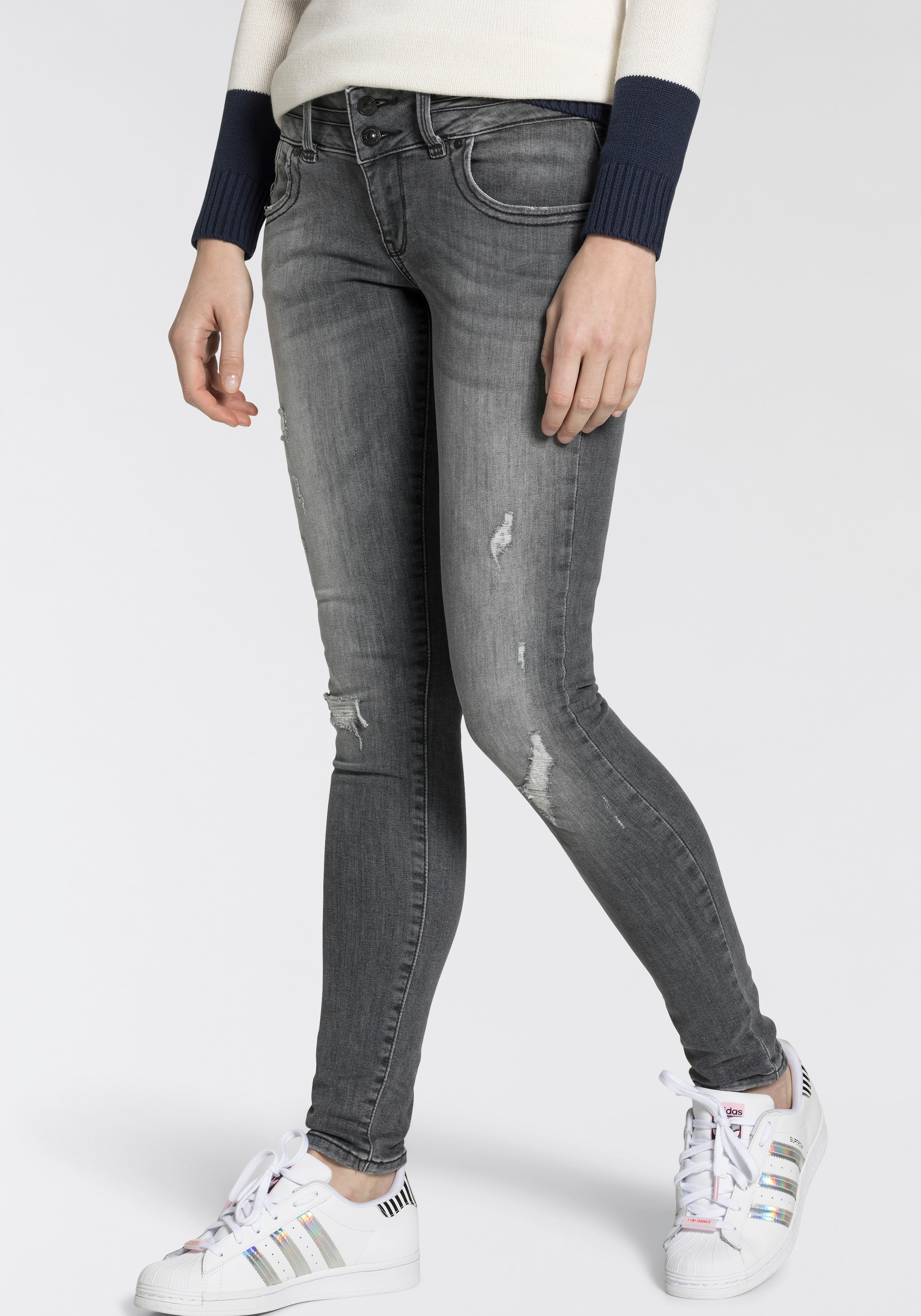 Skinny-fit-Jeans »JULITAXSMU«, mit extra-engem Bein, niedriger Leibhöhe und...