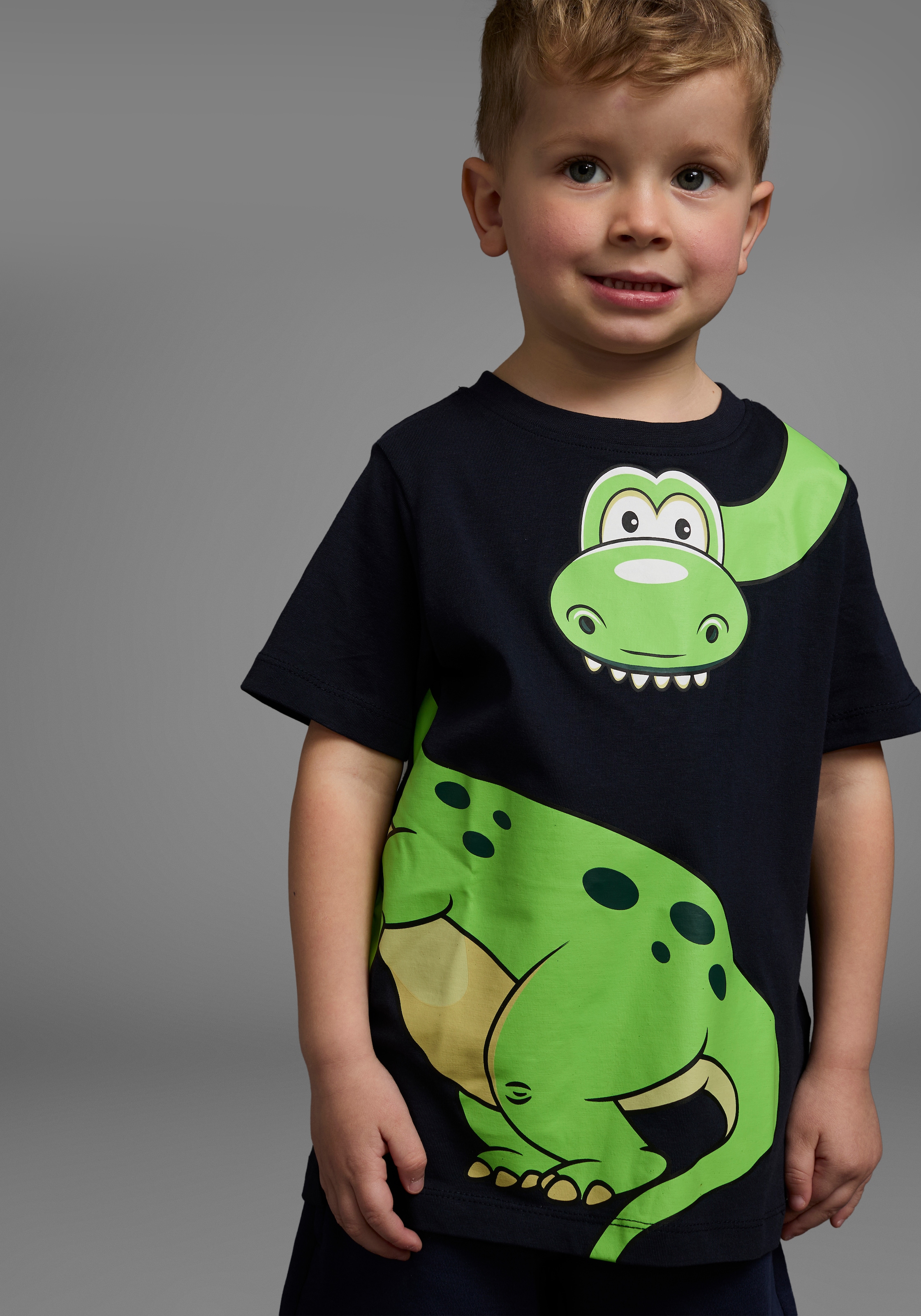 Image of KIDSWORLD T-Shirt "Mit grossem Druck: GREEN DINO" Kurzarm, Basic-Passform, bedruckt, Rundhalsausschnitt