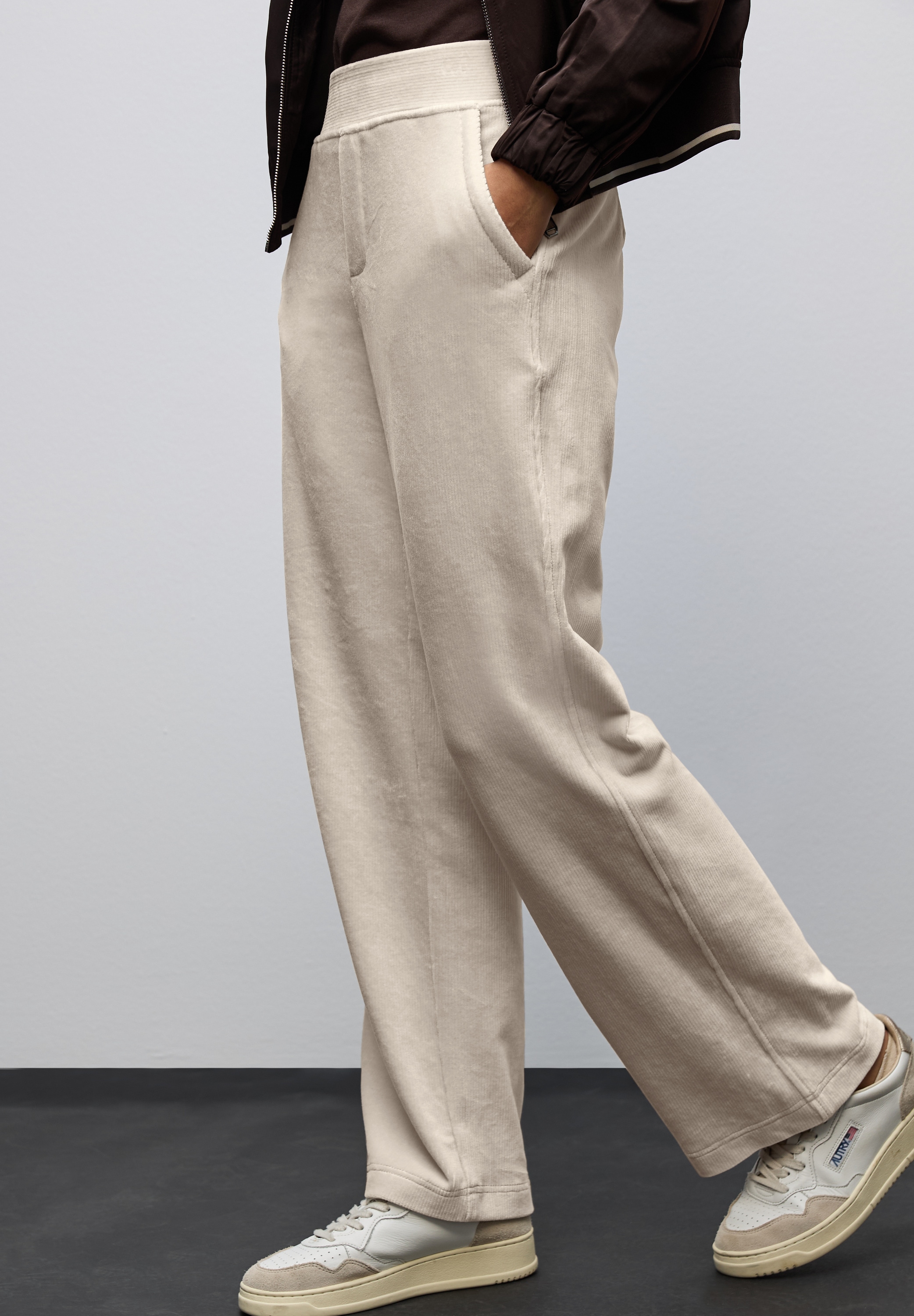 STREET ONE Pantalon en velours côtelé  mit Stretch und seitliche Taschen