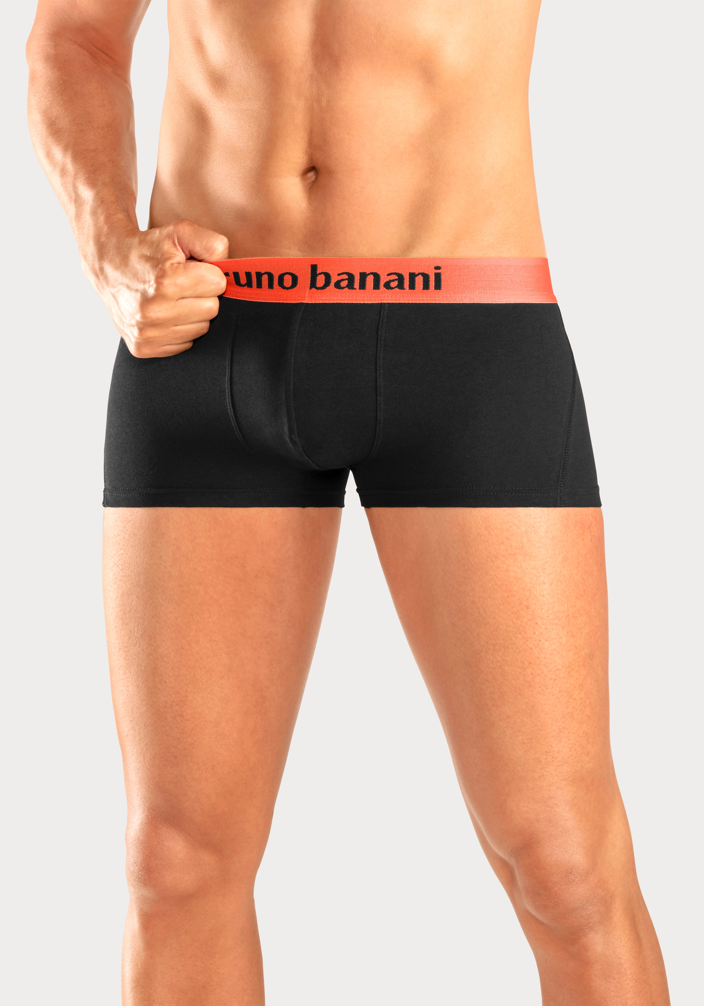 Bruno Banani Hipster, (Packung, 4 St.), knapp sitzende Boxershorts mit Logo Webbund aus Baumwollmischung