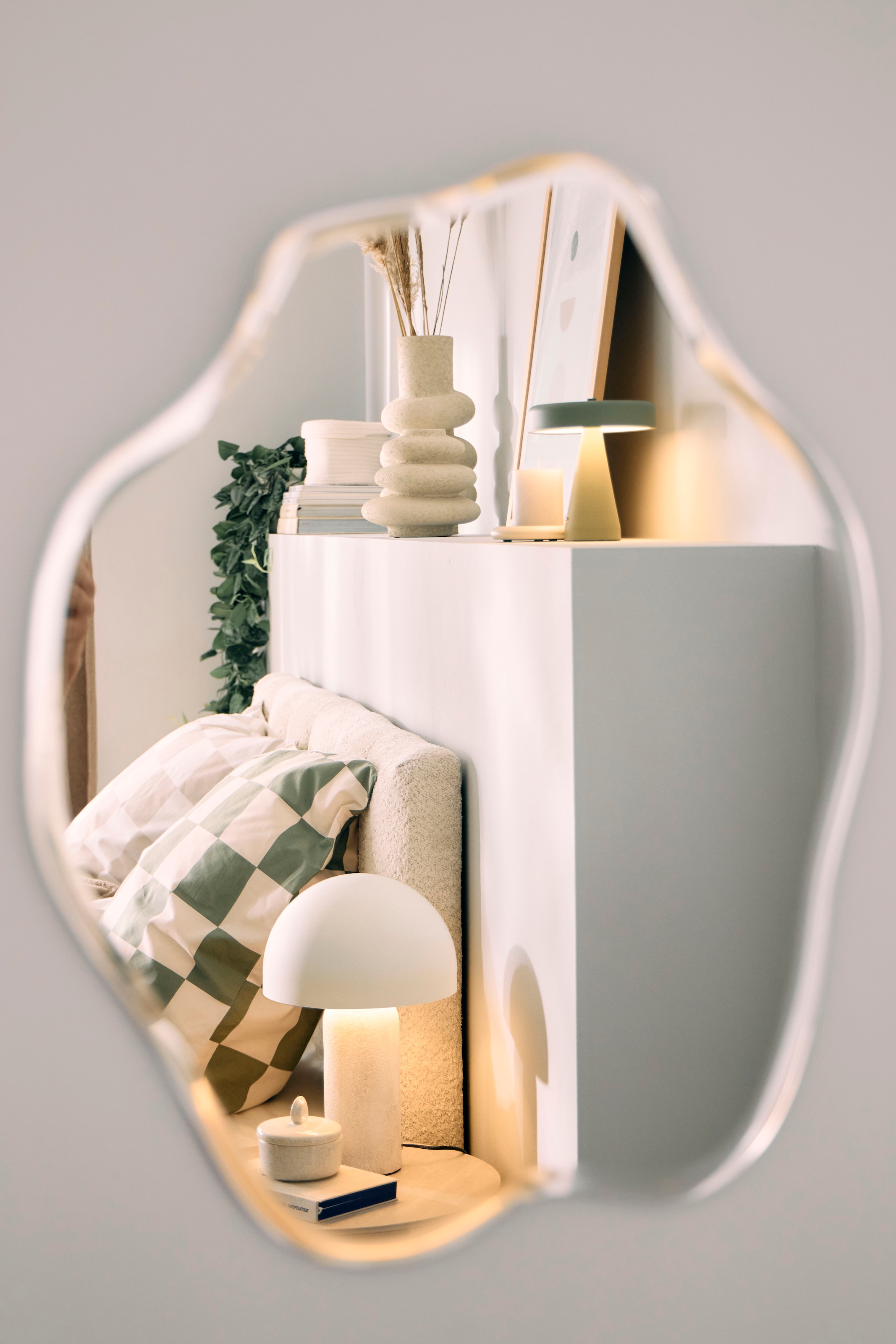 homsy by Ana Johnson Miroir mural »Missimi, Wanddekoration, 45x55cm« wellenförmig, wolkenförmig, Eleganz mit transparentem Rahmen