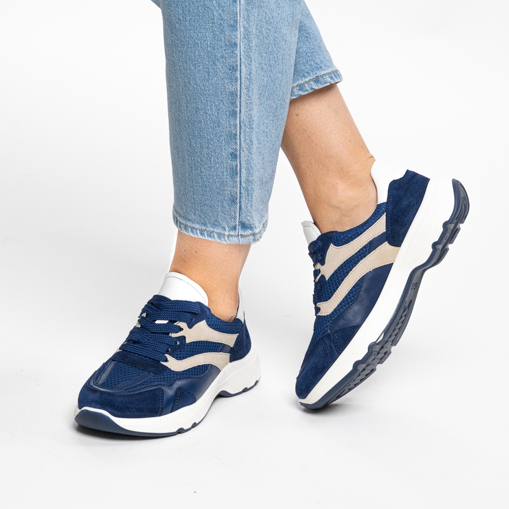 Ara Baskets compensées »BOSTON«  , chaussure de loisir, chaussure basse, à lacets avec logo embossé, largeur H