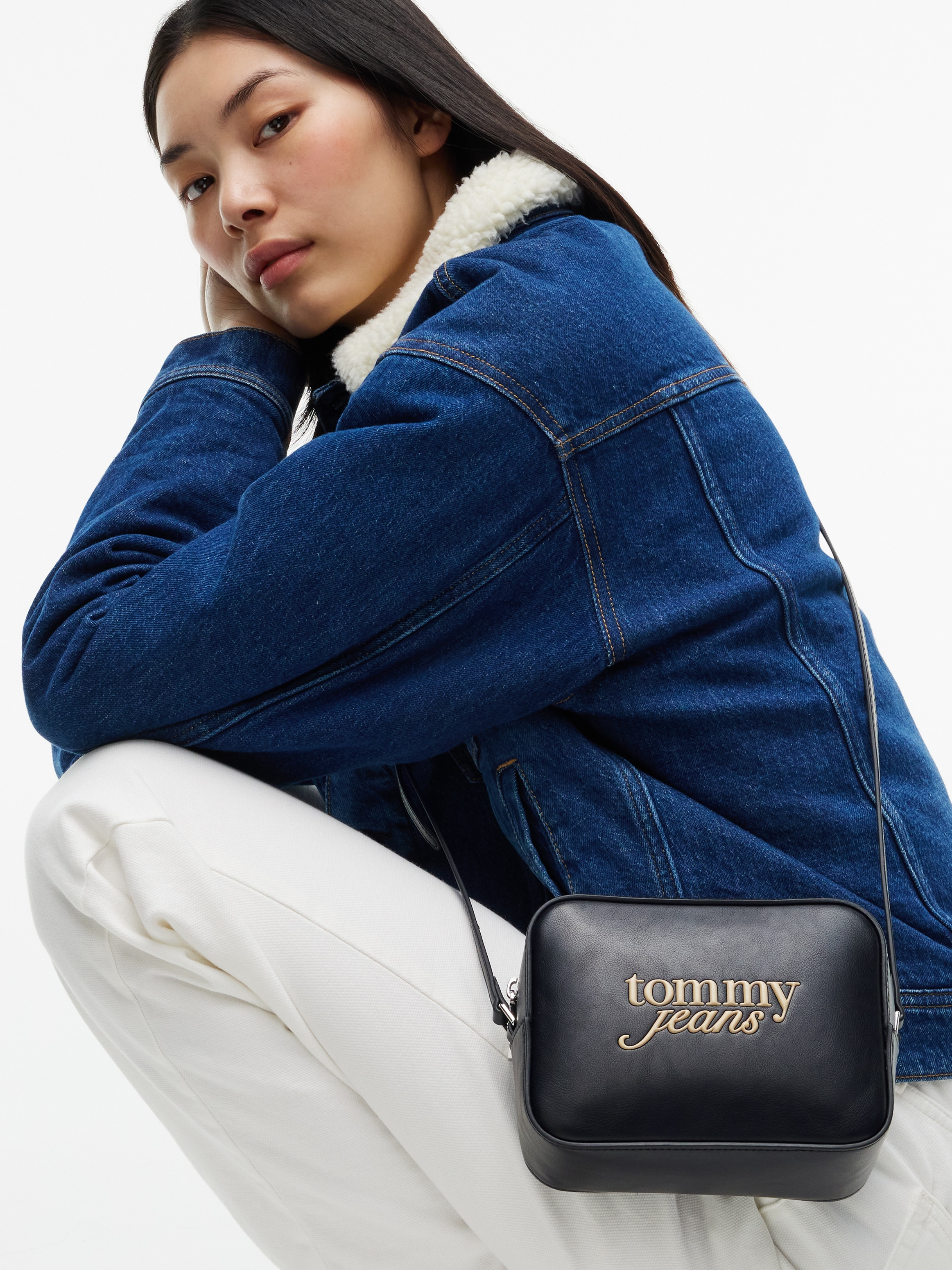 Tommy Jeans »TJW MUST CAMERA BAG« Umhängetasche, Schultertasche mit Kontrast-Logo