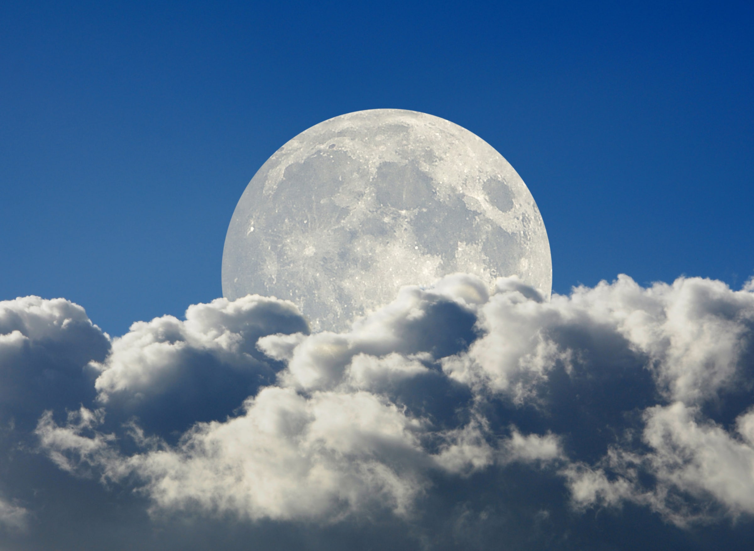 Image of Papermoon Fototapete "Big Moon and Clouds" glatt