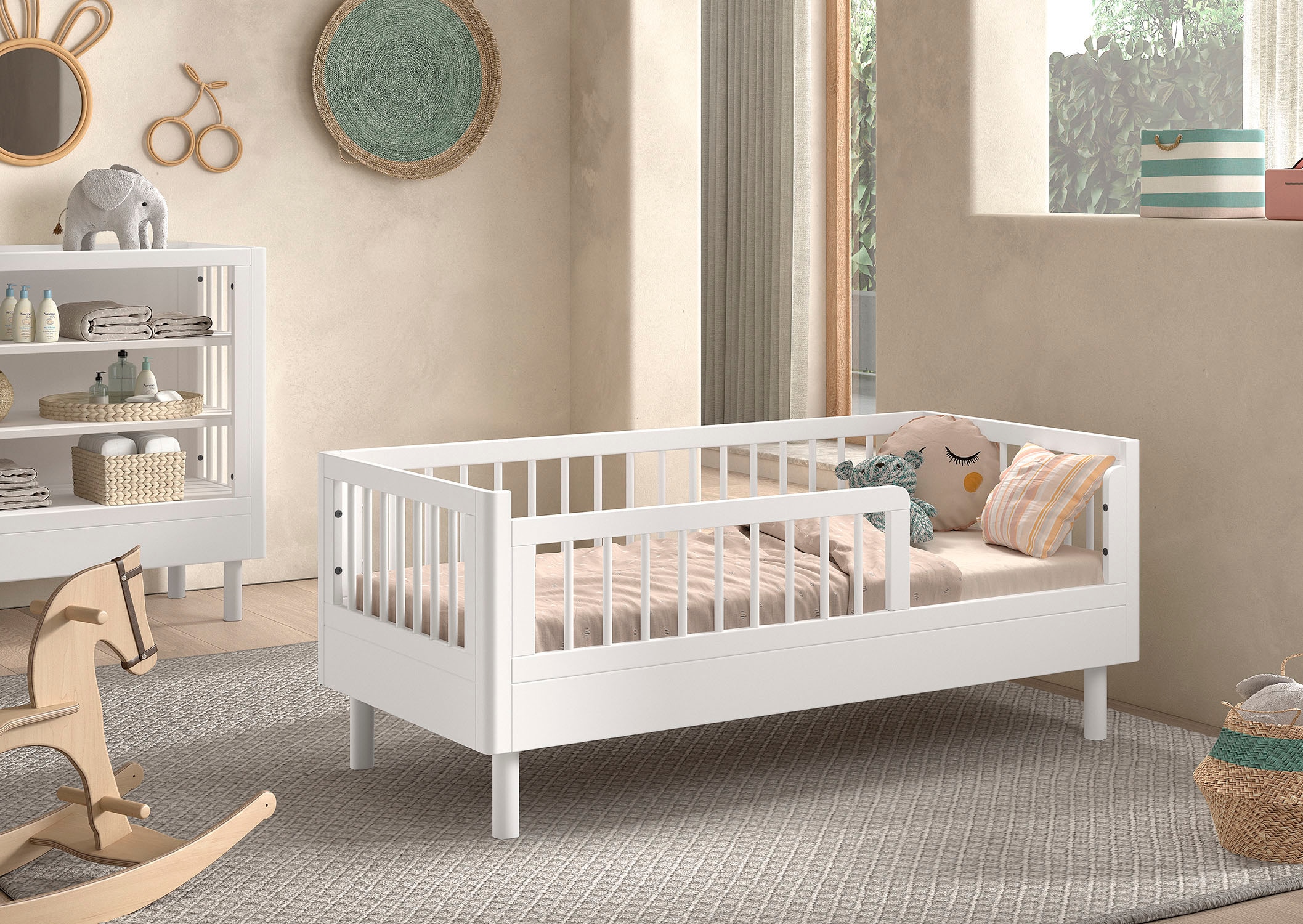 Vipack Kinderbett »Forrest Juniorbett 70/140 cm, mit Sprossen, Buche massiv« B/H/T ca.: 144x60x74 cm, mit Lattenrost, weiss lackiert,  vorne mit Absturzschutz u. niedriger Betteinstieg