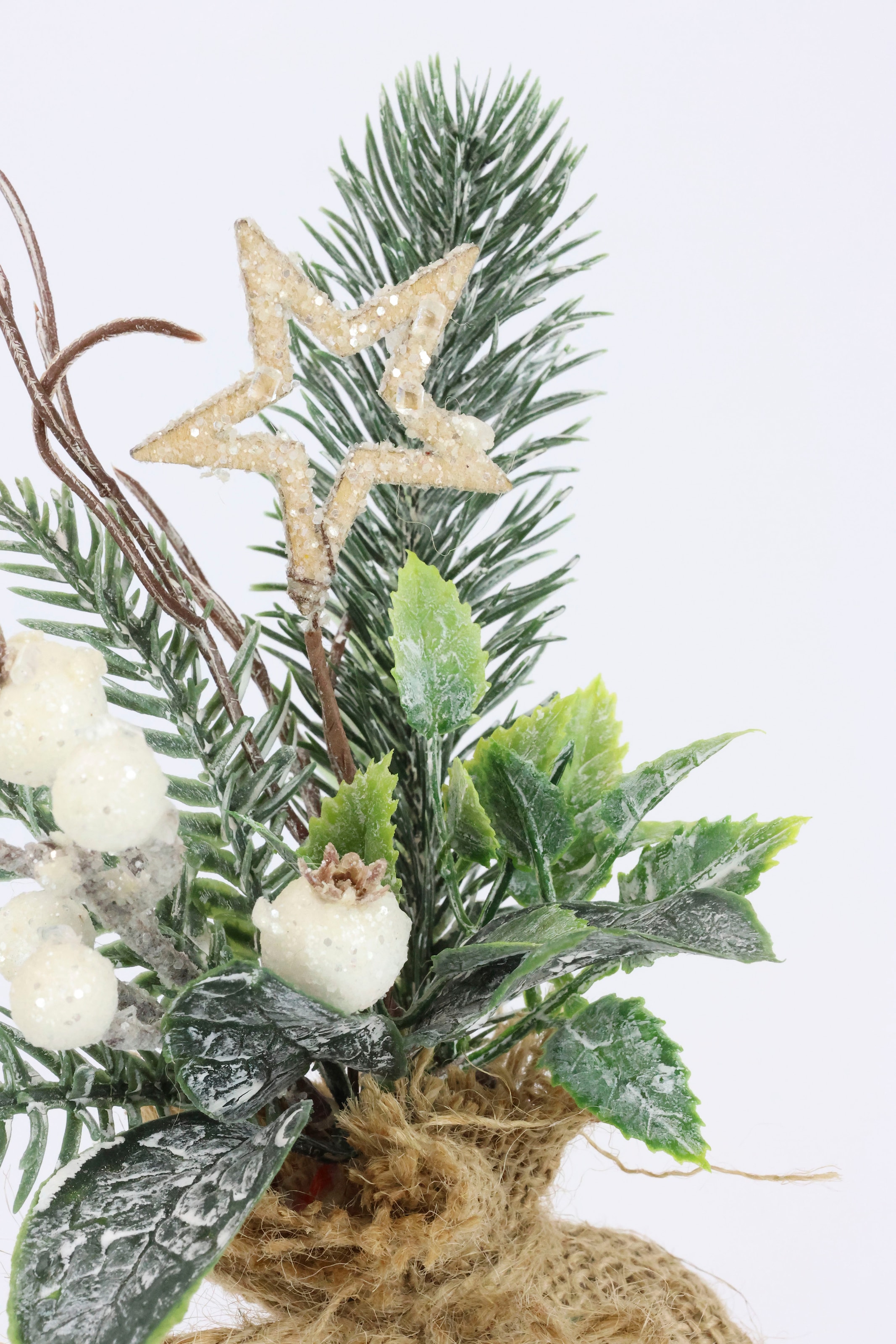 I.GE.A. Arbre de Noël artificiel »Kunstpflanze Weihnachtsgesteck im Jute-Sack« lot de 2 décorations de Noël branches de sapin, baies, pommes de pin, étoile, fleurs artificielles