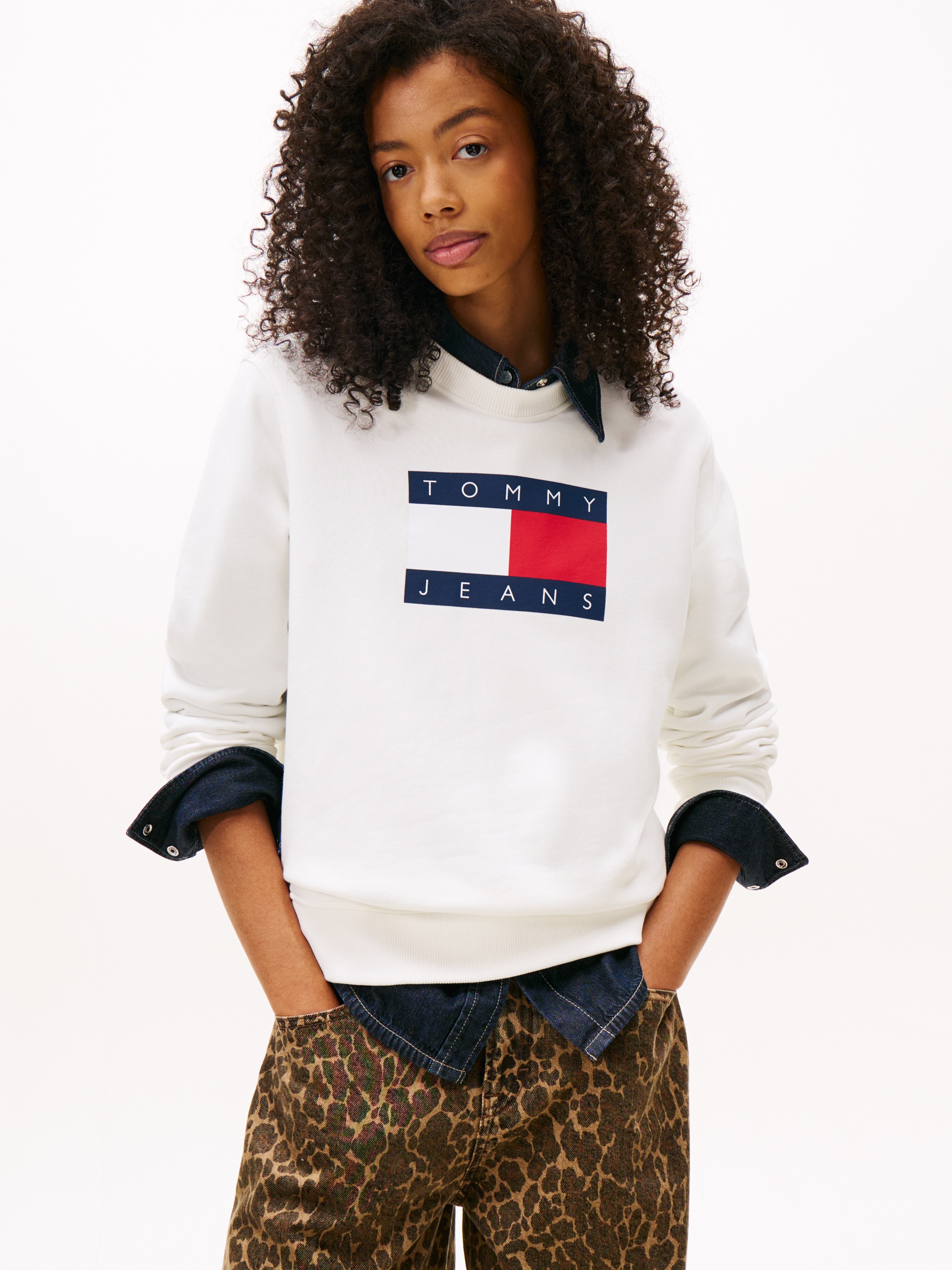 Image of Tommy Jeans Sweatshirt "TJW REG TJ FLAG CREW"