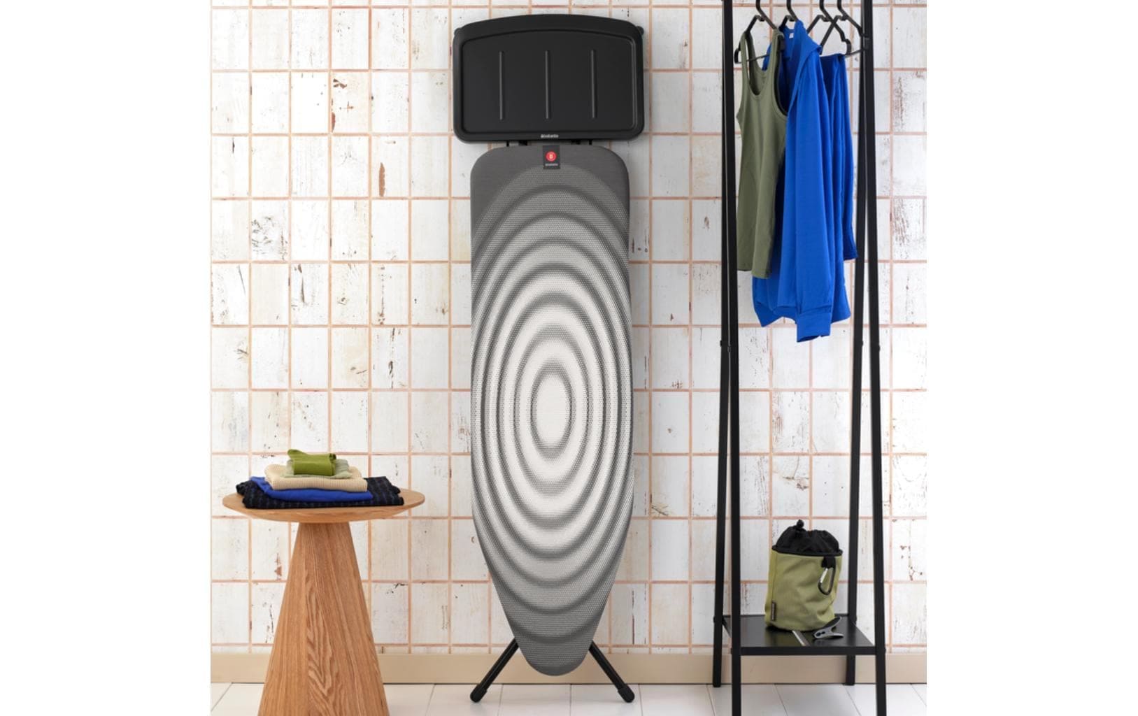 Brabantia Planche à repasser »mit Dampfstationsablage 101083 Titan Oval/Black«