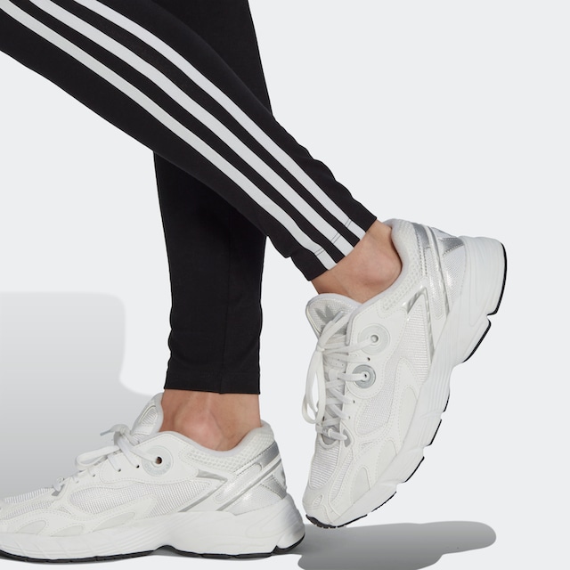 ♕ adidas Originals Leggings »ADICOLOR CLASSICS 3-STREIFEN«, (1 tlg.)  versandkostenfrei bestellen