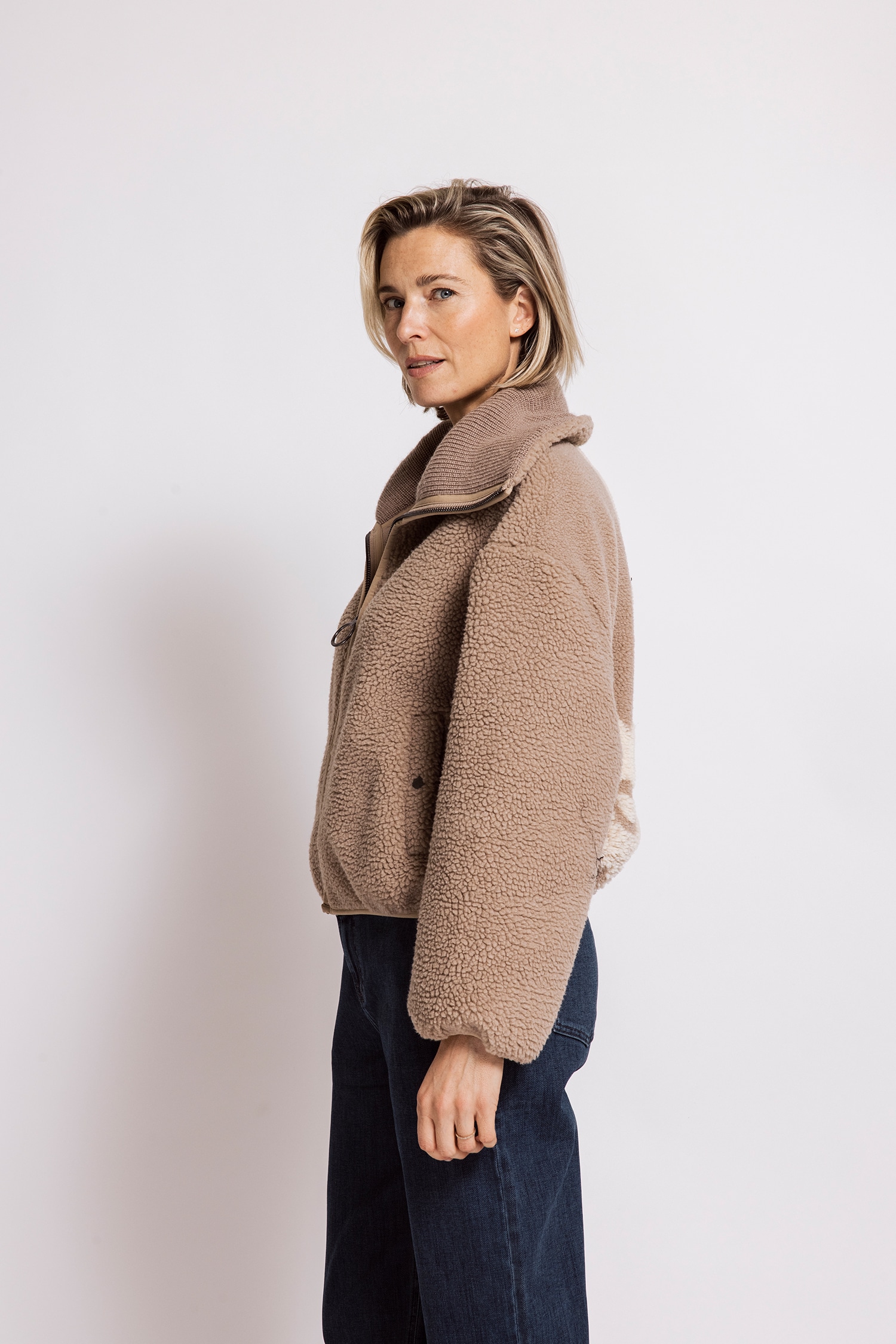 Zhrill Blazer court »ZIRA« Fleecejacke im Casual Stil, bequeme Passform, XXL-Kragen