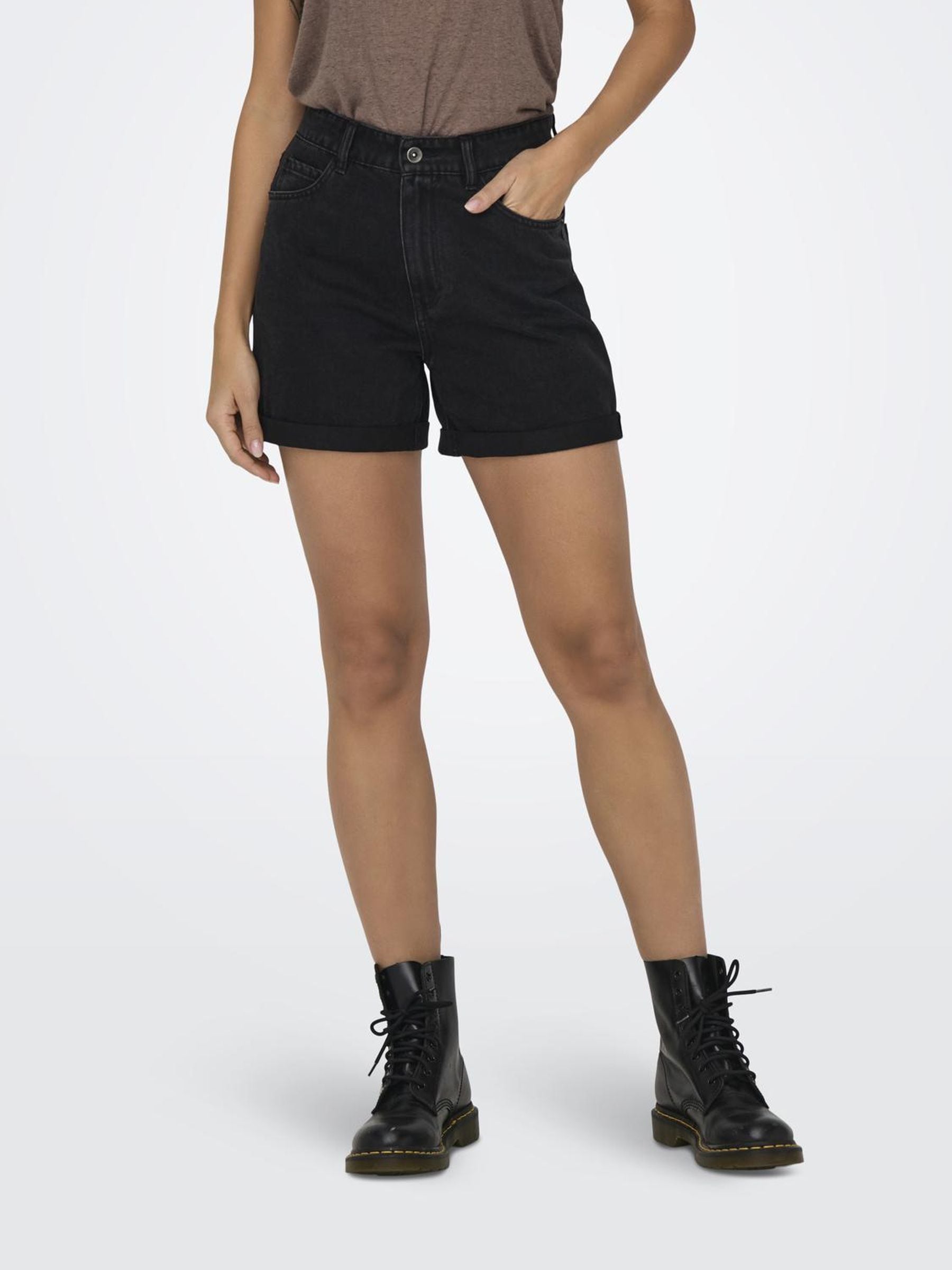 Image of ONLY Jeansshorts "ONLVEGA – Jeansshorts mit hohem Bund und Aufschlag" Baumwolle, regular fit, High Waist