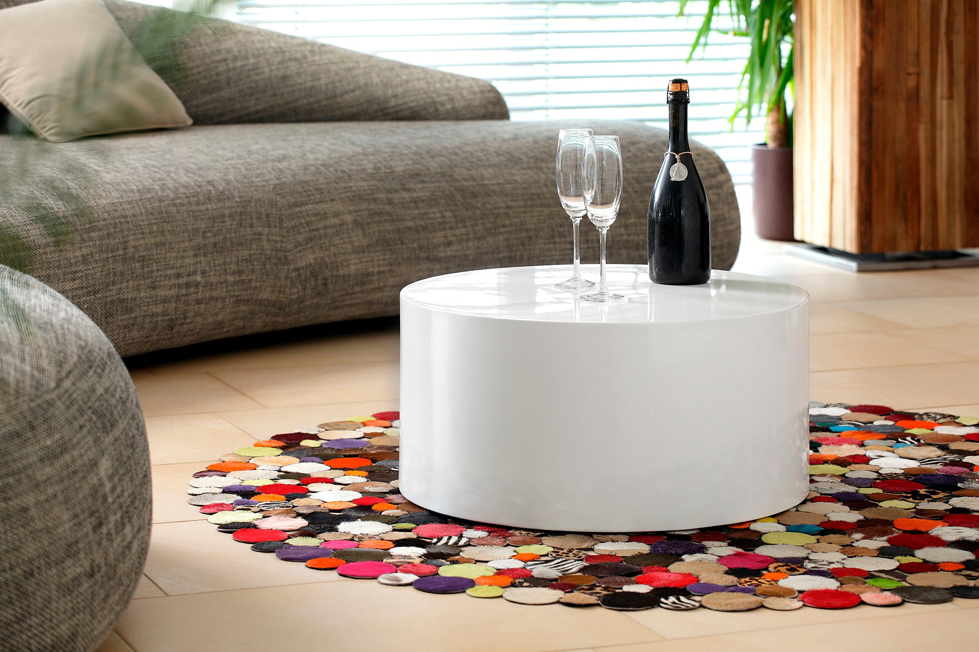 Image of SalesFever Couchtisch "Design-Couchtisch Hochglanz weiss, Ø 60 cm" Moderner Wohnzimmertisch aus Holz Hochglanz lackiert