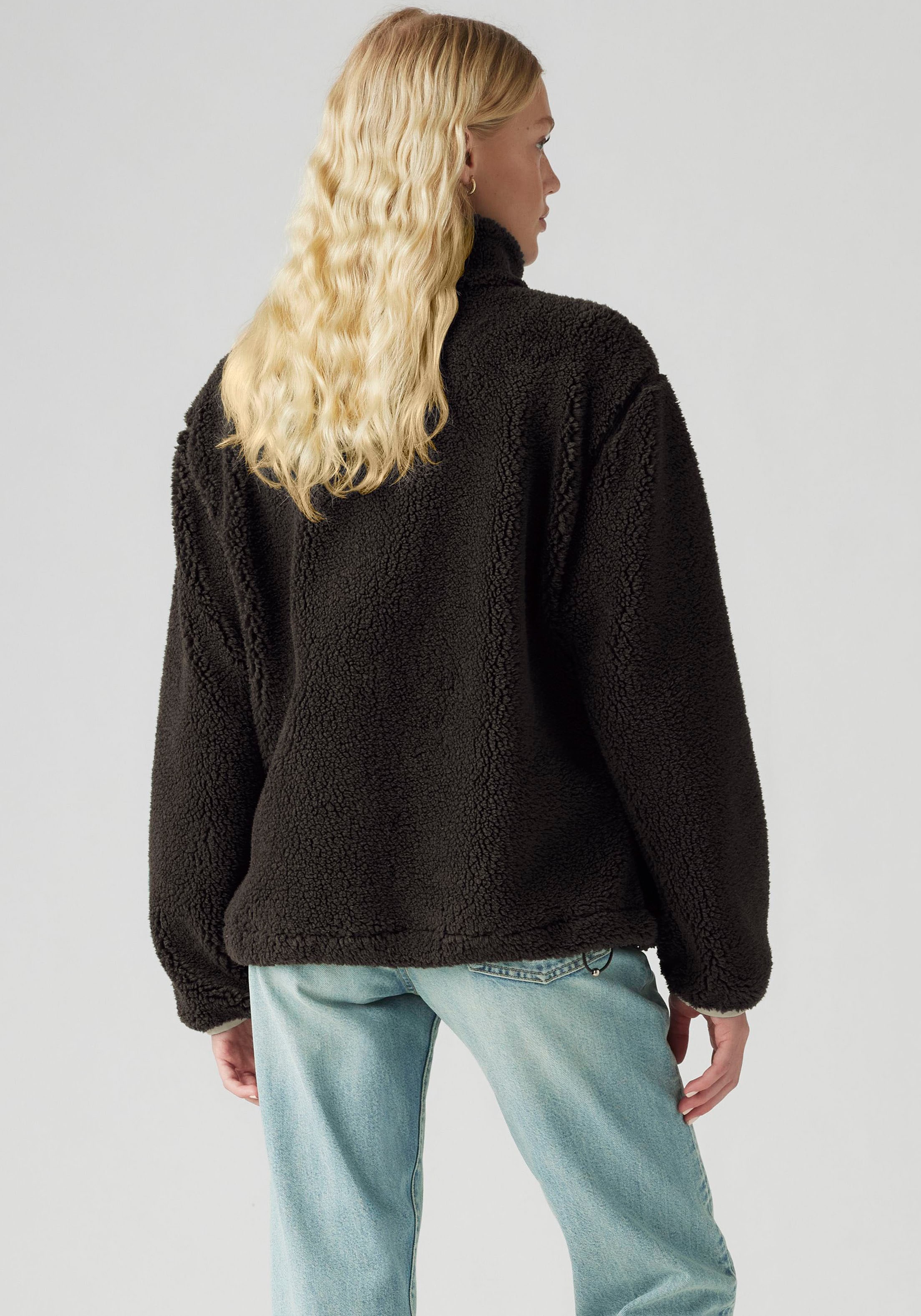 Levi's® Veste en peluche »LSE_VALLEY SHERPA JACKET« avec détails contrastants et cordon de serrage, chaud, veste de mi-saison