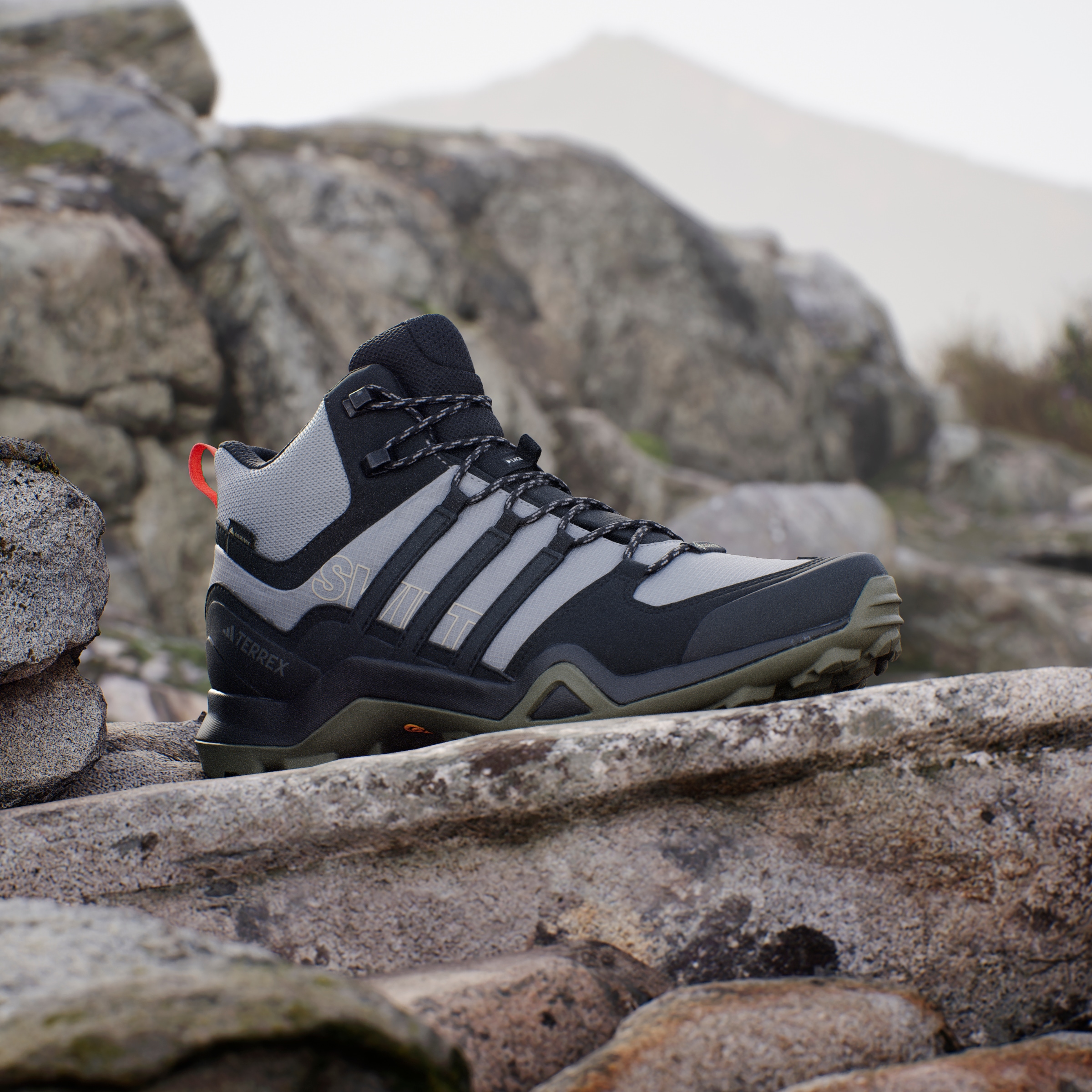 adidas TERREX Wanderschuh »TERREX SWIFT R2 MID GORE-TEX«, wasserdicht