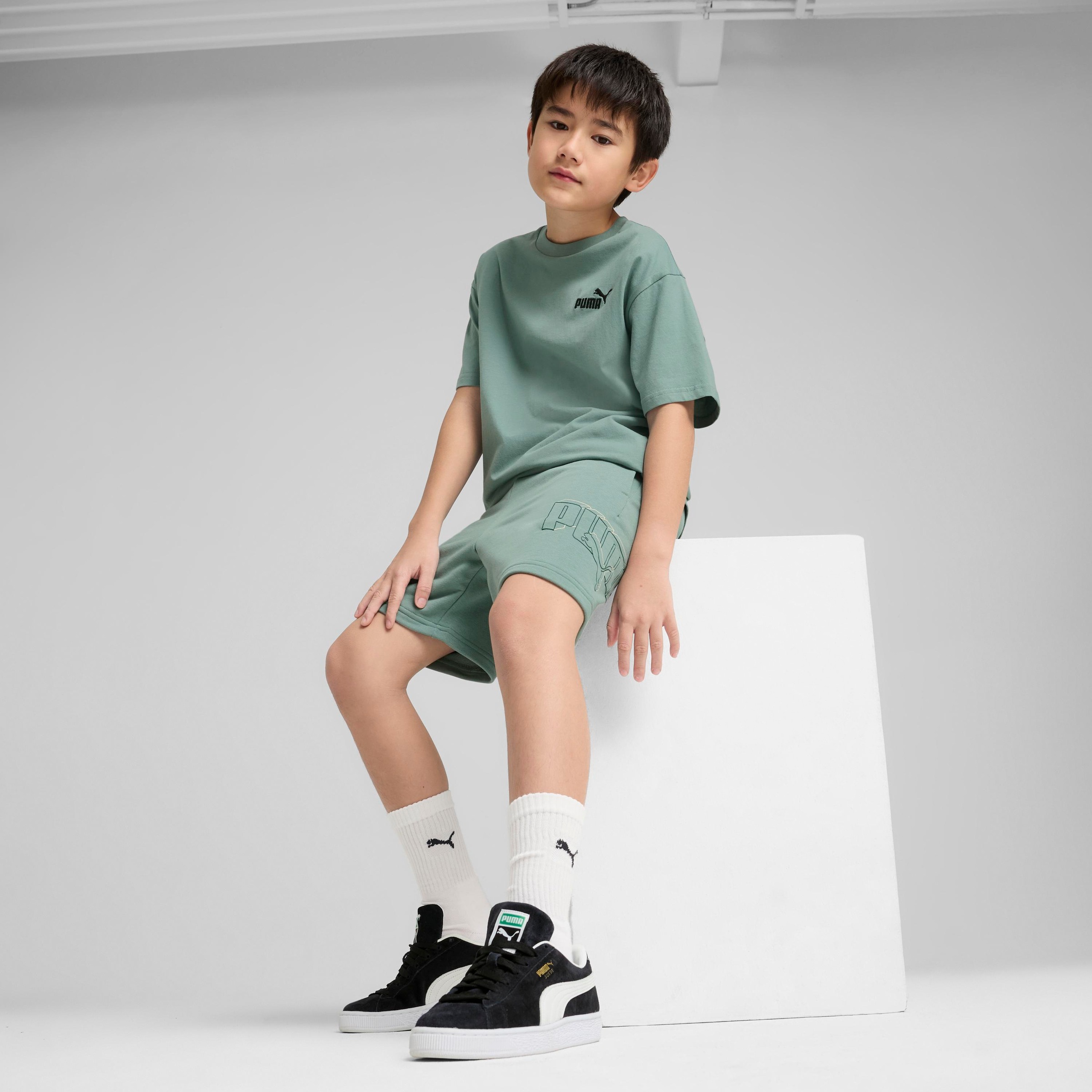 PUMA Short d'entraînement »ESS LOGO LAB EXECUTION SHORTS TR B«  style sportif, pour adolescents, avec poches fendues, coupe régulière