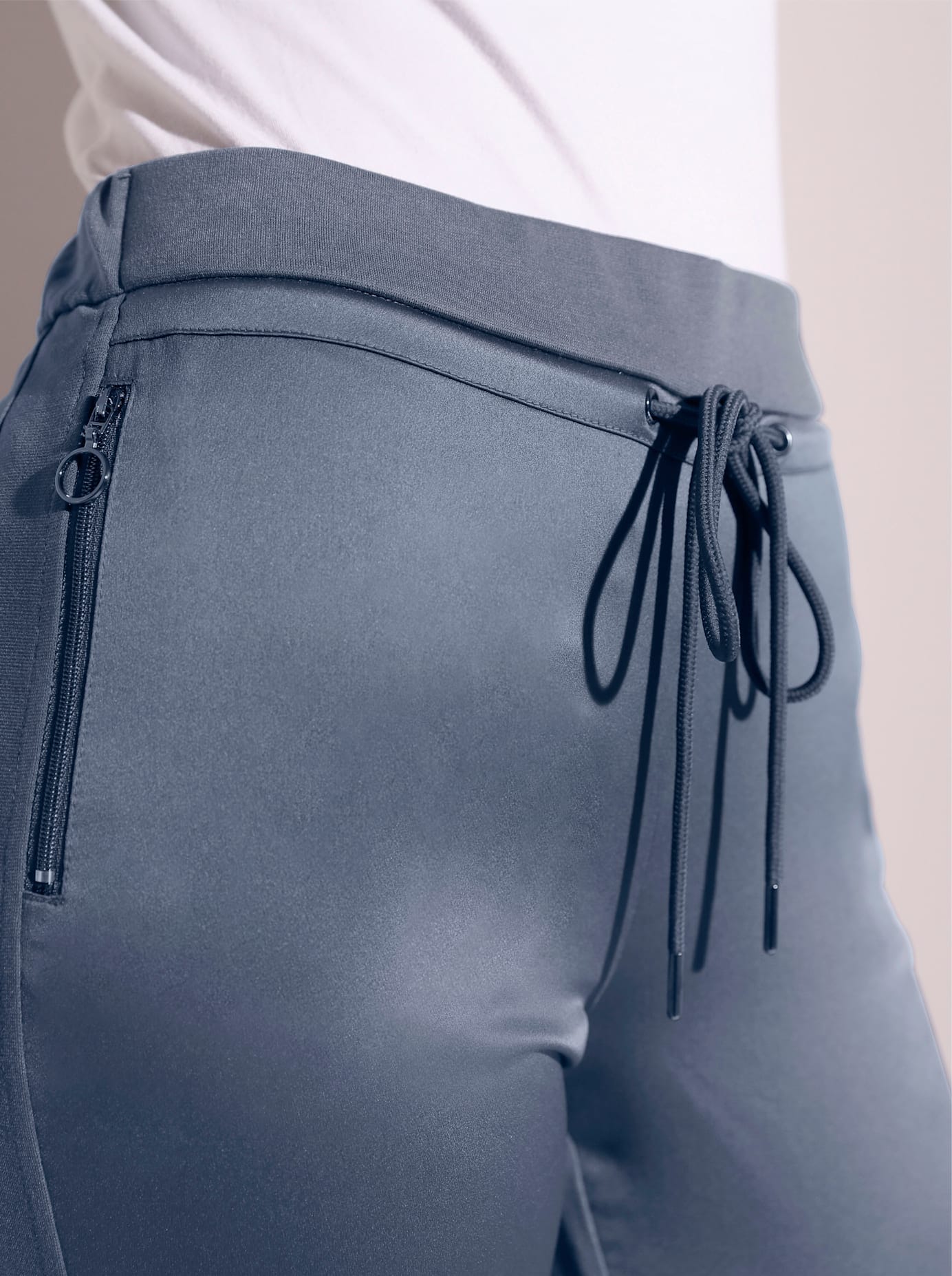 creation L Jogger Pants