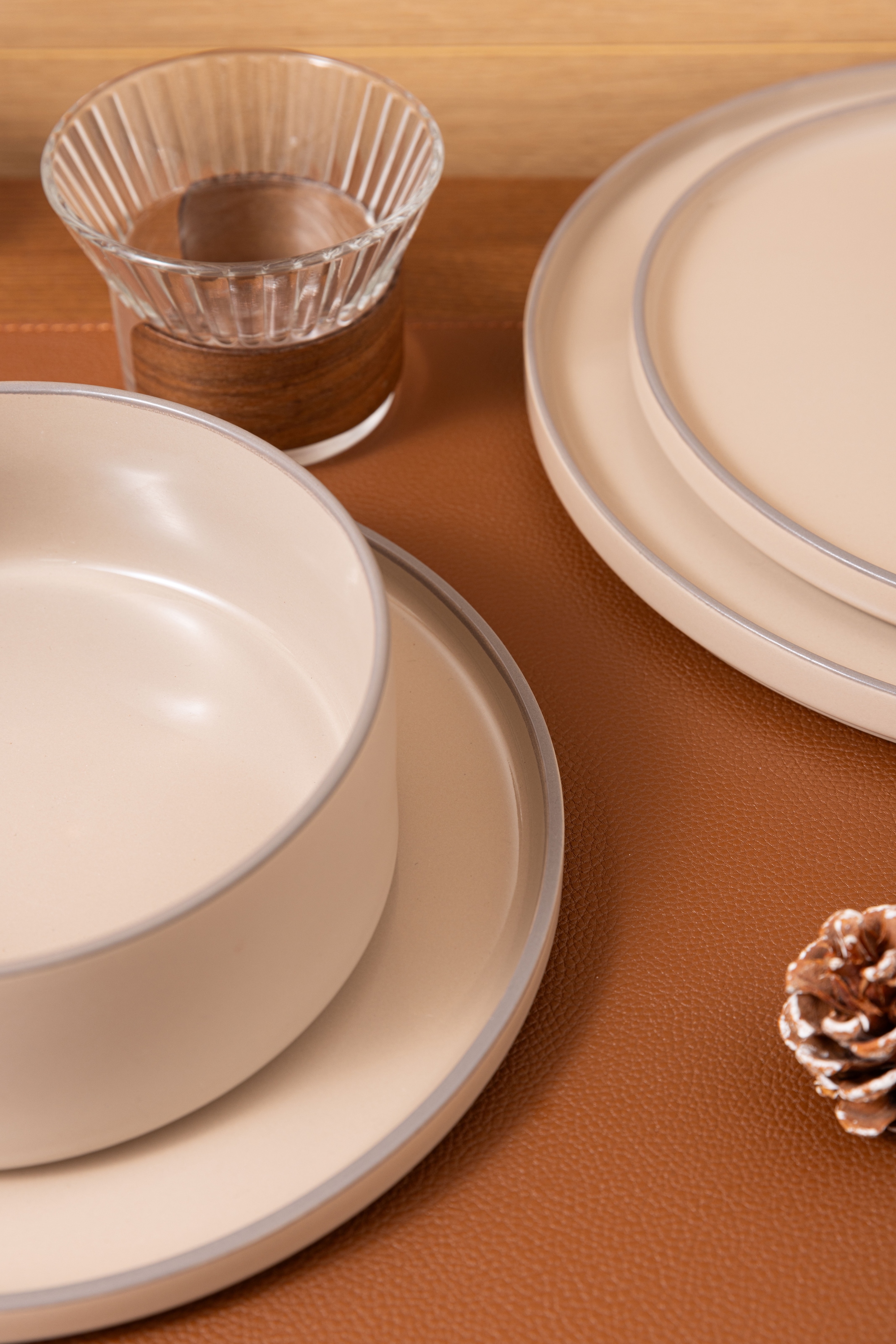 GOODproduct Set de vaisselle »Ylvii, aussen matt, innen glänzend« spülmaschinenfest und mikrowellengeeignet