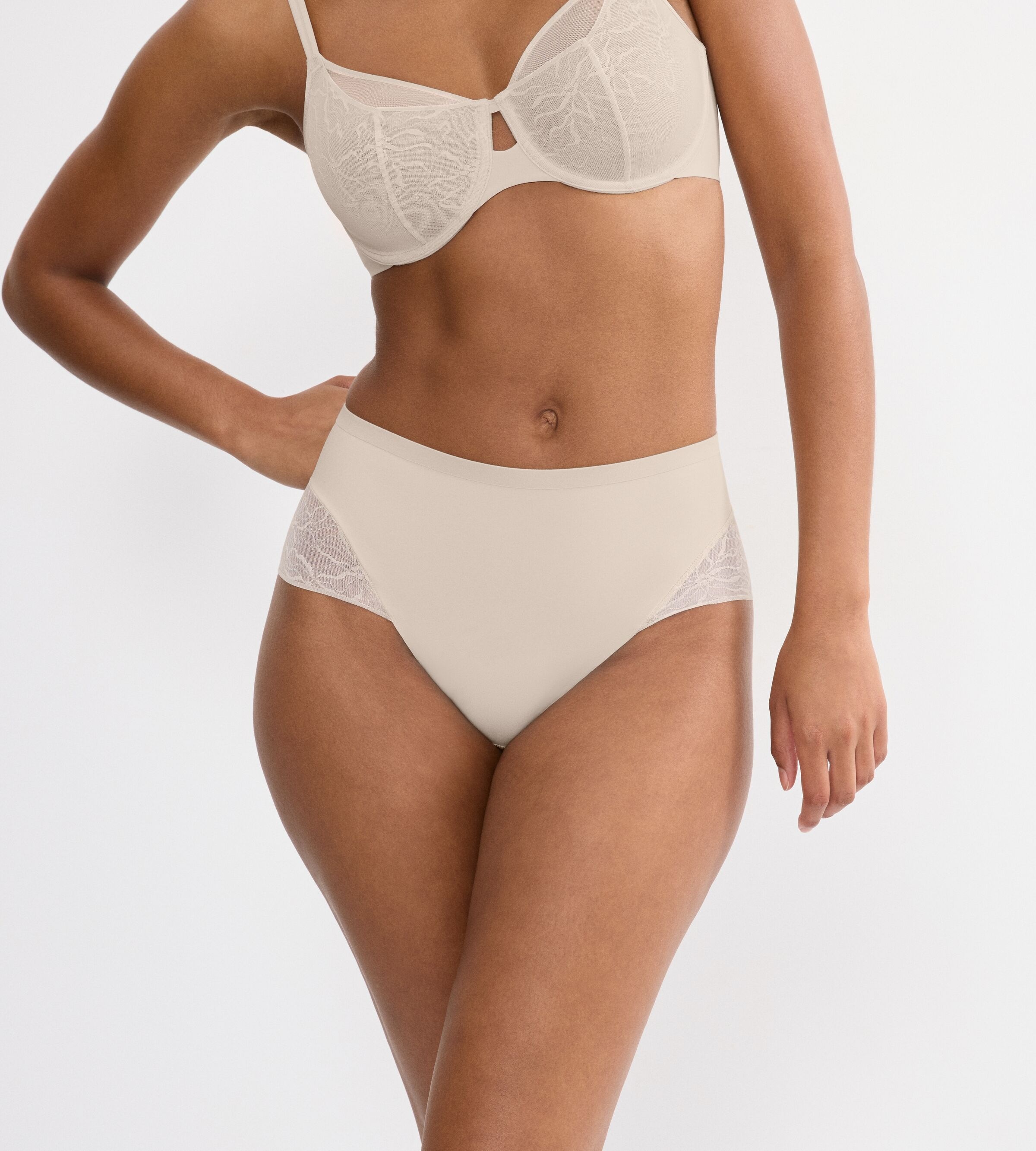 Image of Triumph Slip "Comfort Contour Maxi" flache formende Spitze
