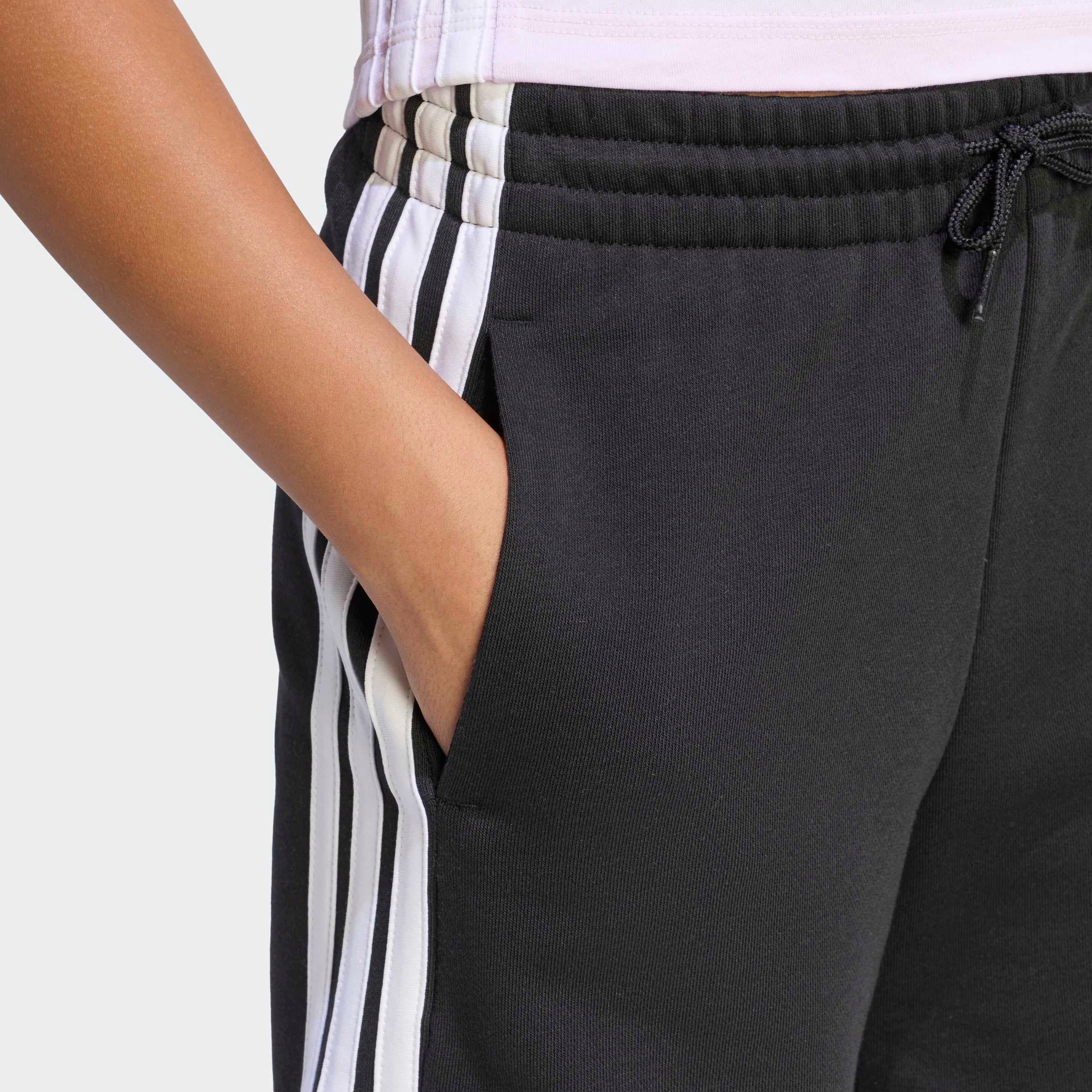 adidas Sportswear Short »ESSENTIALS«