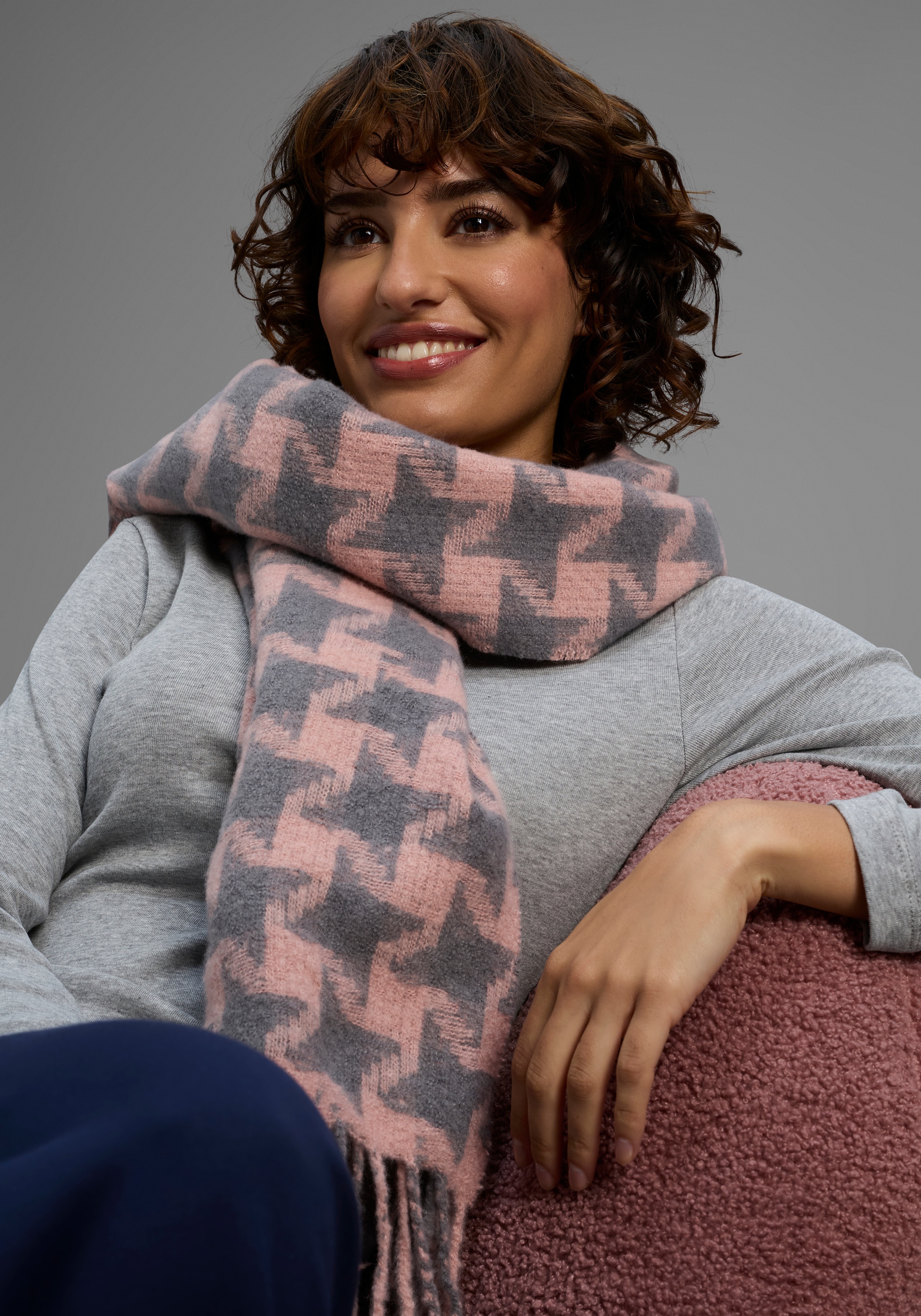 Image of Laura Scott Modeschal in verschiedenen Farben - NEW im Karo-Design
