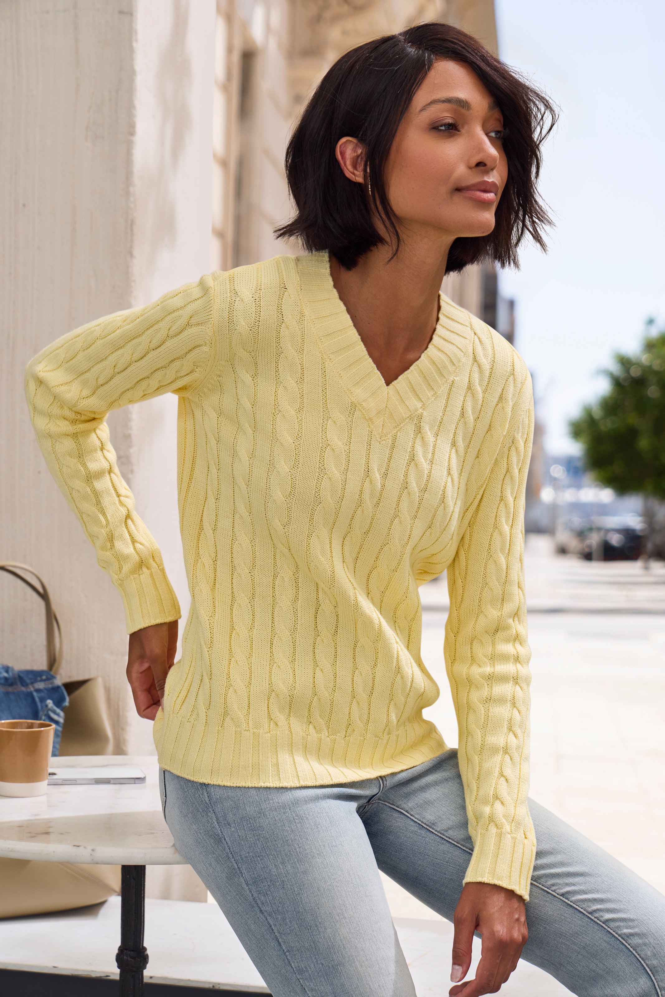 Image of LASCANA V-Ausschnitt-Pullover mit Zopfstrickmuster
