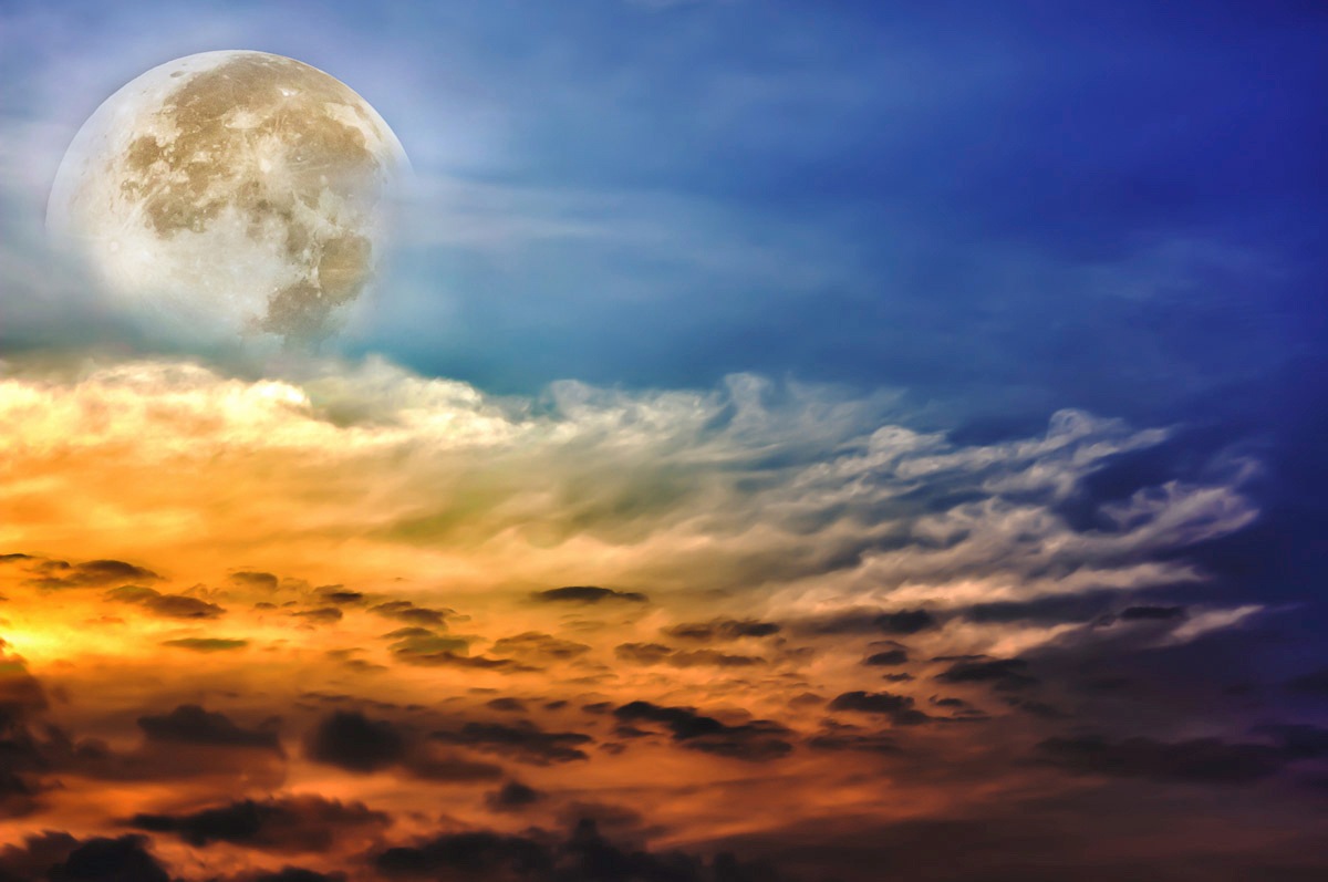 Image of Papermoon Fototapete »Vollmond und Wolken«, Vliestapete, hochwertiger Digitaldruck, inklusive Kleister bei Ackermann Versand Schweiz