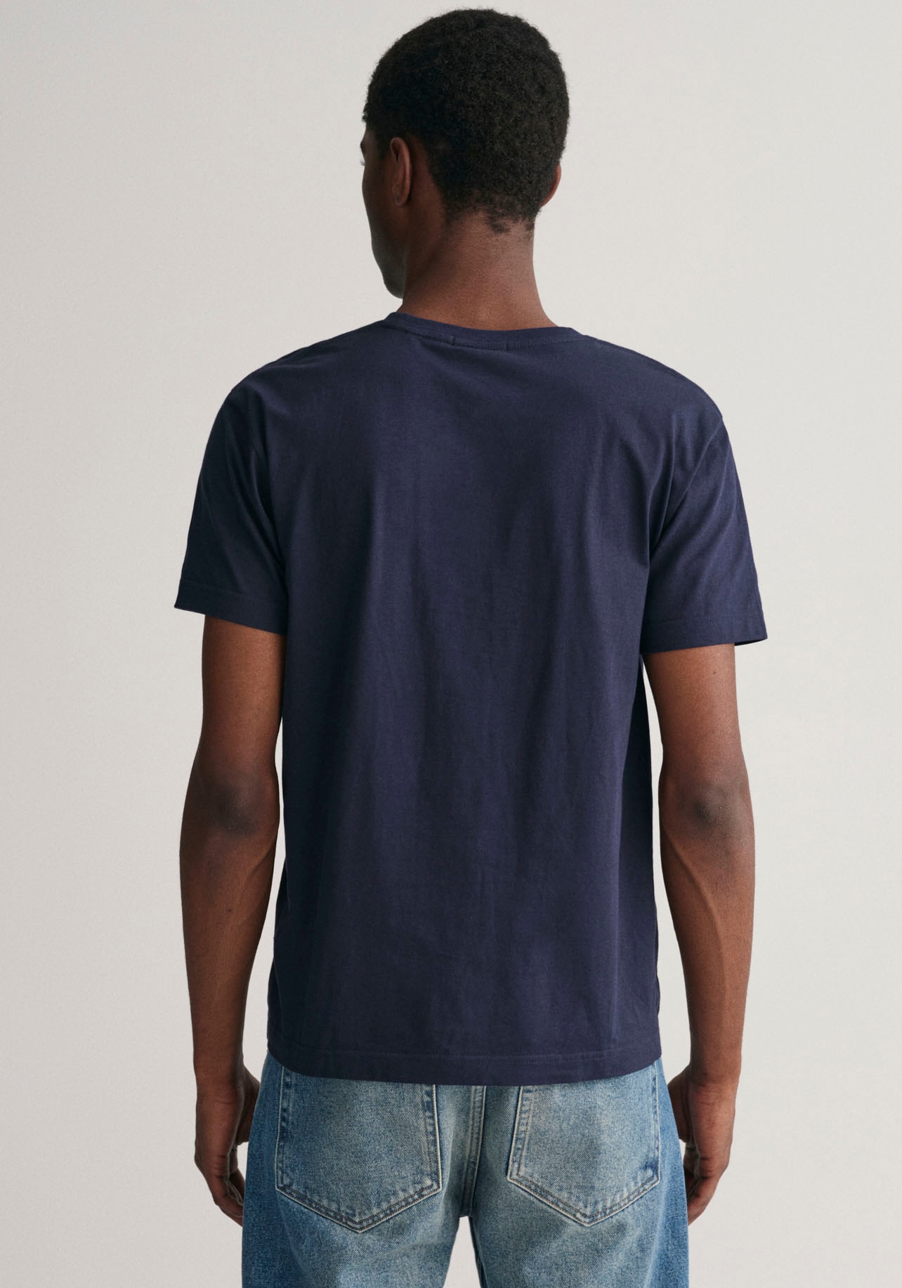 Gant T-Shirt »SLIM SHIELD SS T-SHIRT«, mit Logostickerei auf der Brust