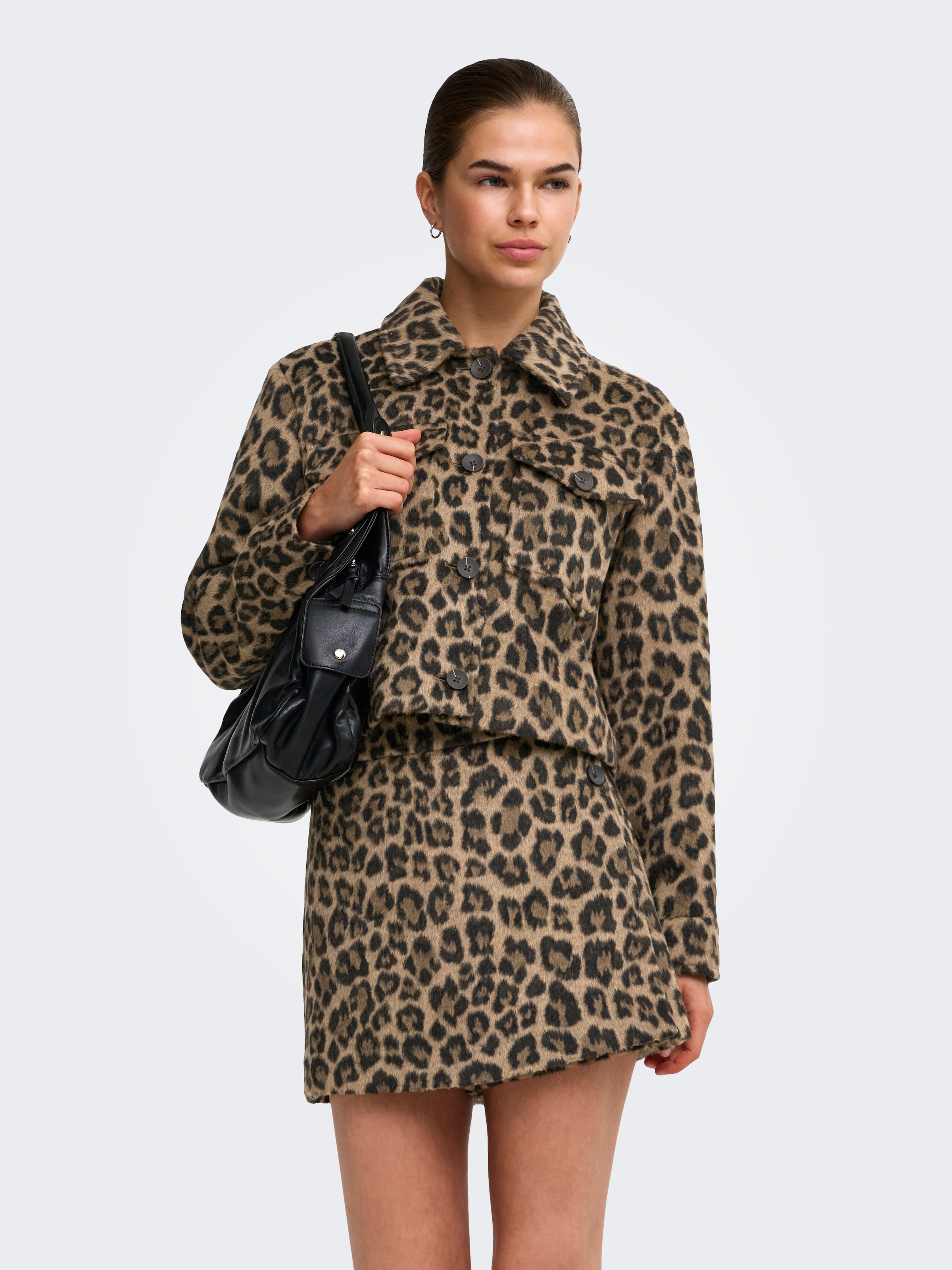 Image of ONLY Fellimitatjacke "ONLEMILIA SHORT JACKET CC OTW" Materialmix, animal-print