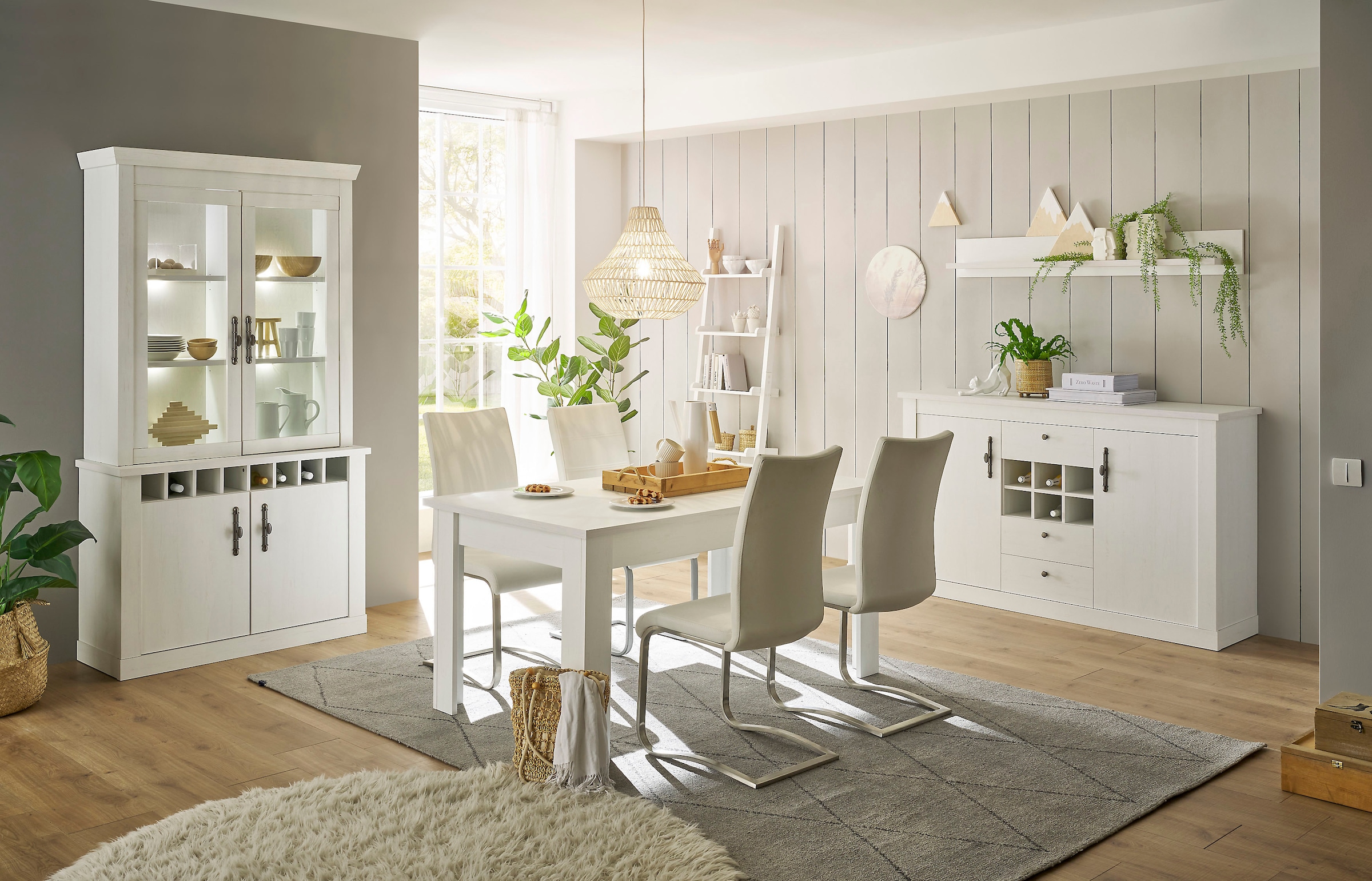 Home affaire Vitrine »RAVENNA«, im romantischen Landhausstil, Griffe aus Metall, Höhe 207 cm