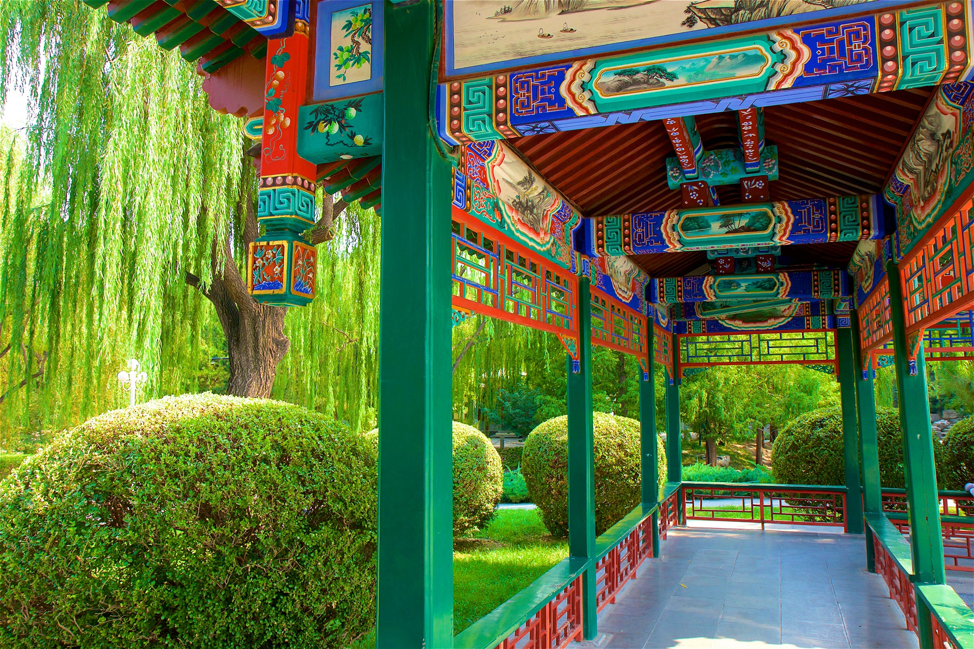 Image of Papermoon Fototapete »PAVILLON-PEKING PERGULA GASSE PARK BLUMEN GARTEN BÄUME«, Vliestapete, hochwertiger Digitaldruck, inklusive Kleister bei Ackermann Versand Schweiz