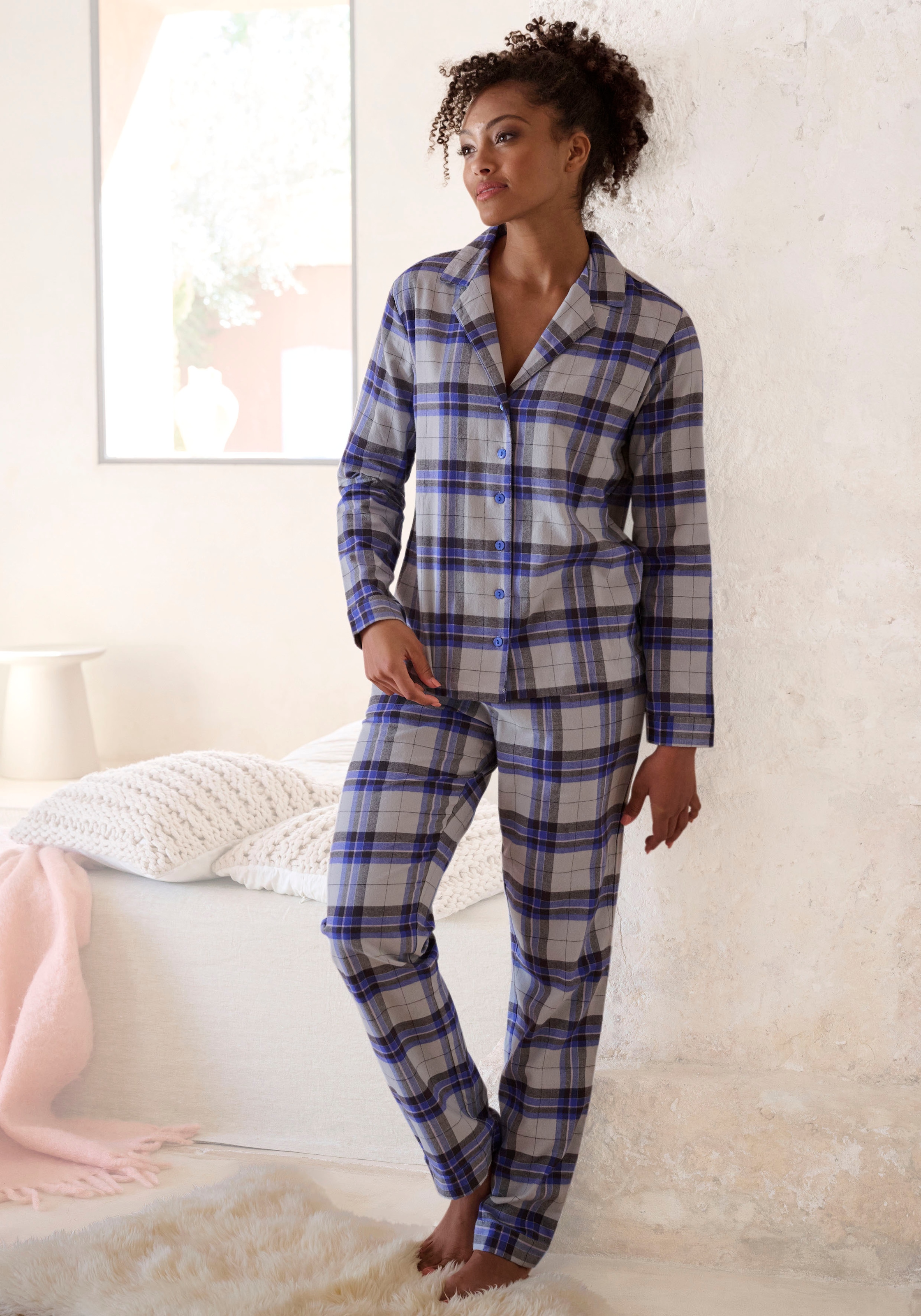 Pyjama, (2 tlg.), aus kuschelig weichem Flanell