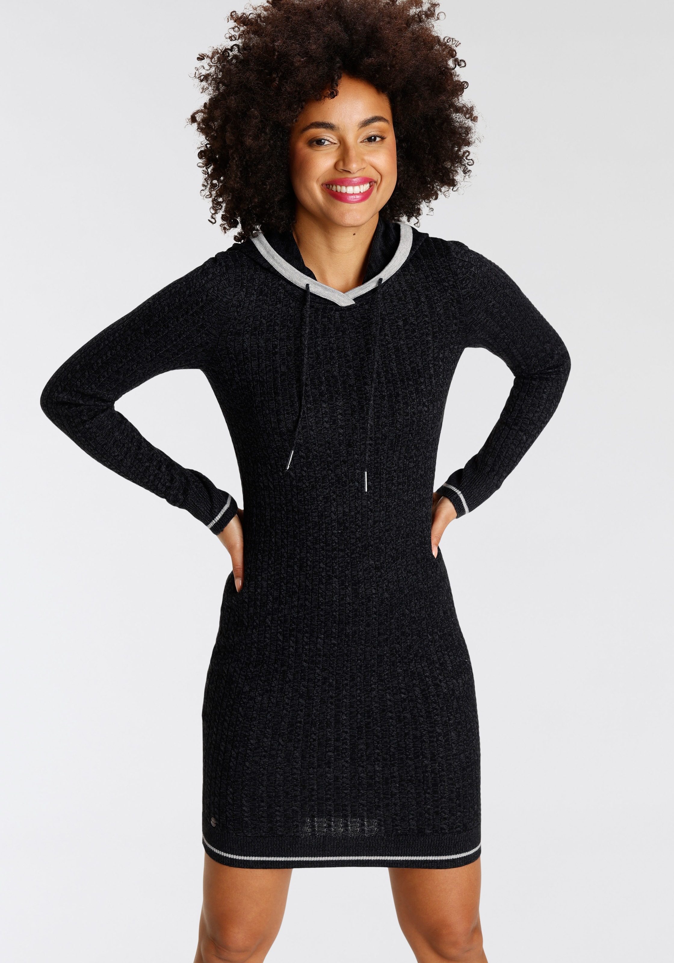 Image of KangaROOS Strickkleid, im feinen Zopf-Strick-Design und Kontraststreifen - NEUE KOLLEKTION bei Ackermann Versand Schweiz