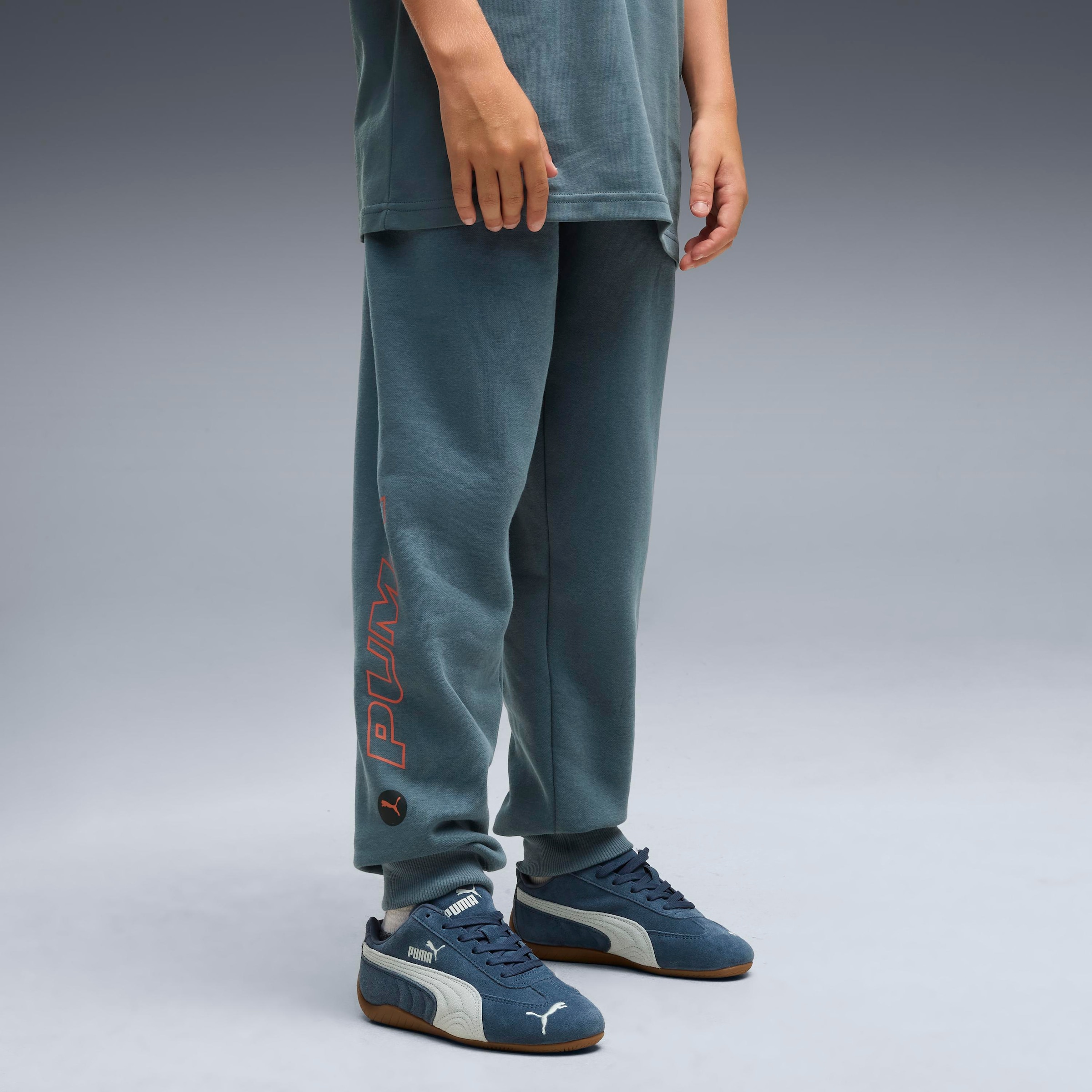 Image of PUMA Trainingshose "STREET RELAXED SWEATPANTS FL B" mit Eingrifftaschen, aus Fleece, normale Länge